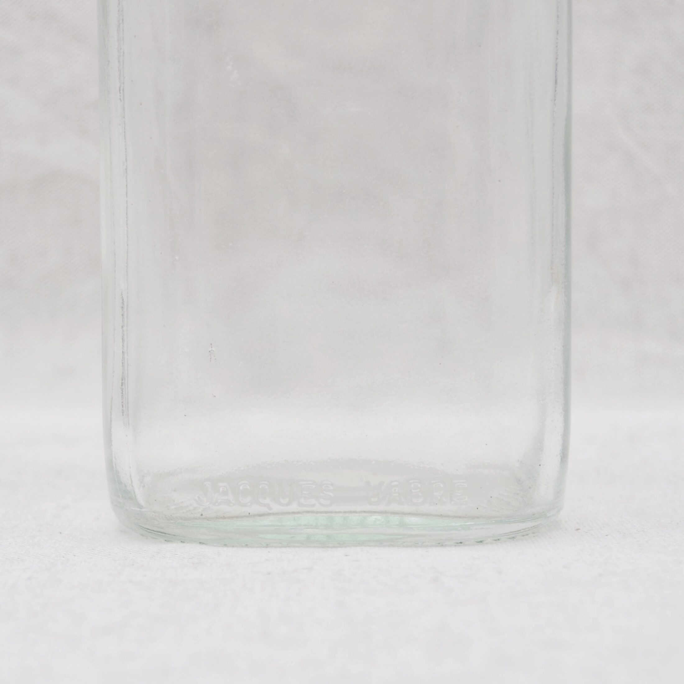 Le pot à pharmacie transparent