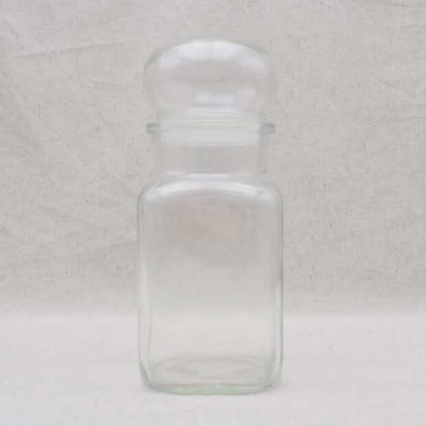 Le pot à pharmacie transparent