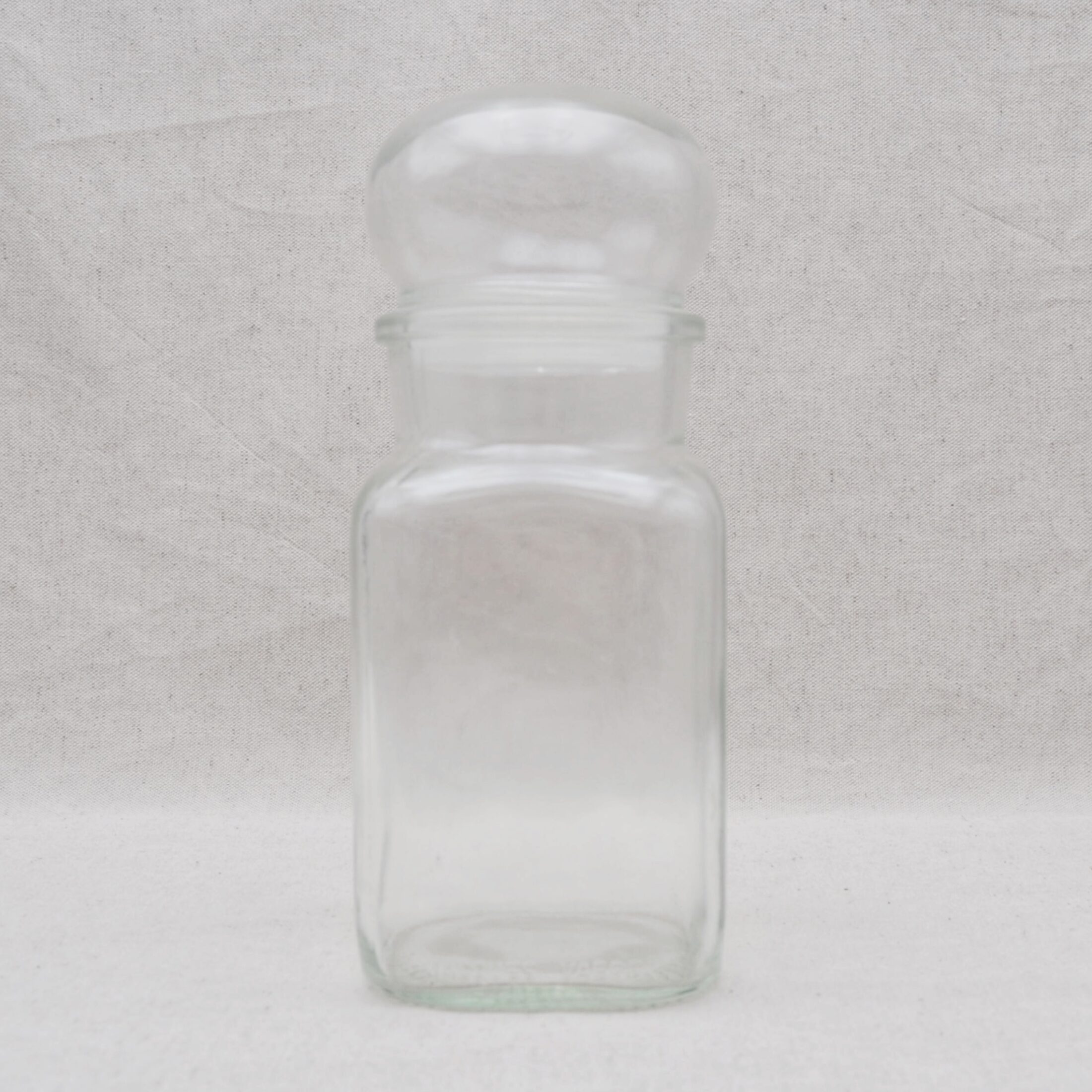 Le pot à pharmacie transparent