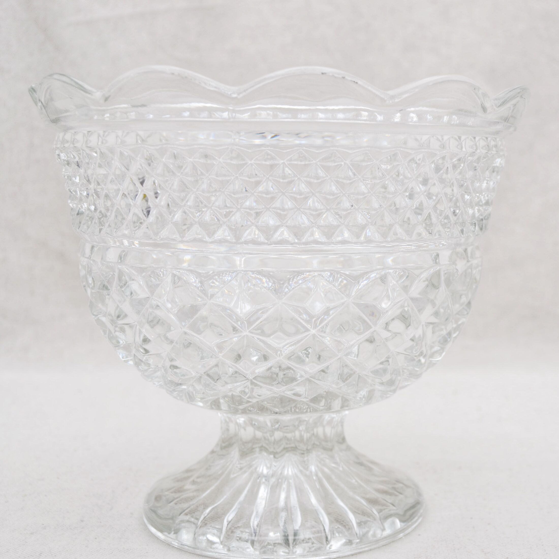 La coupe en verre ciselé