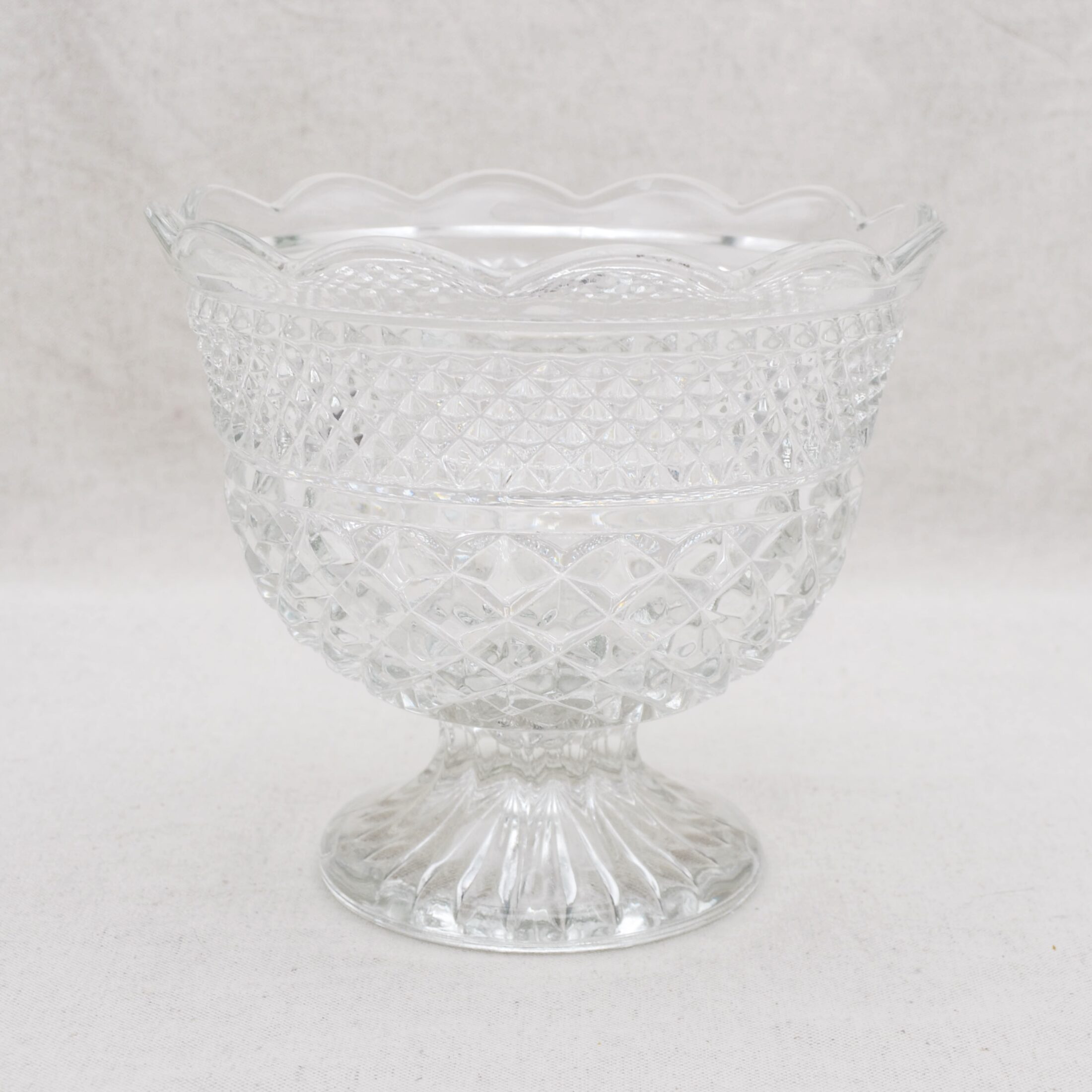 La coupe en verre ciselé