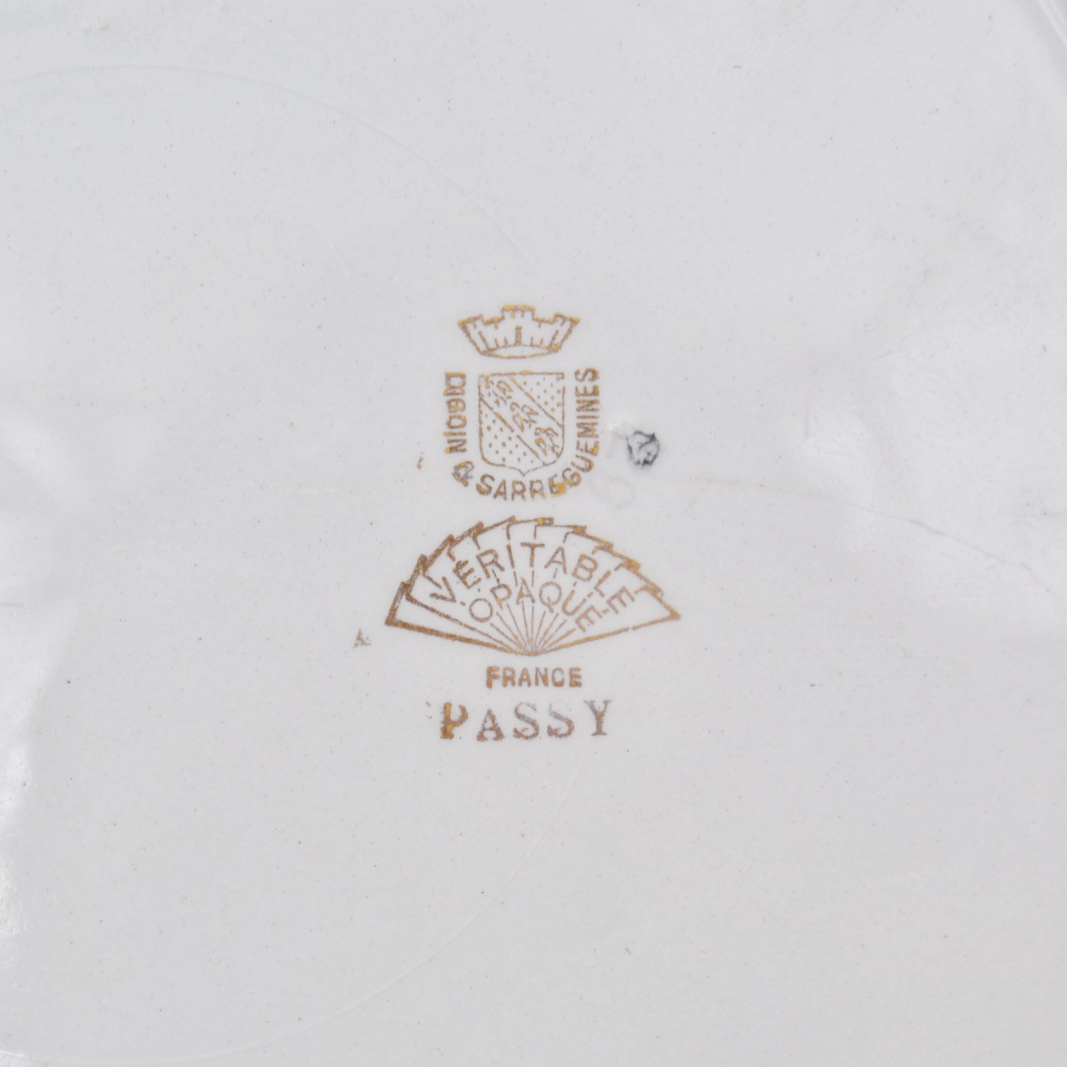 Le plat Passy de Digoin