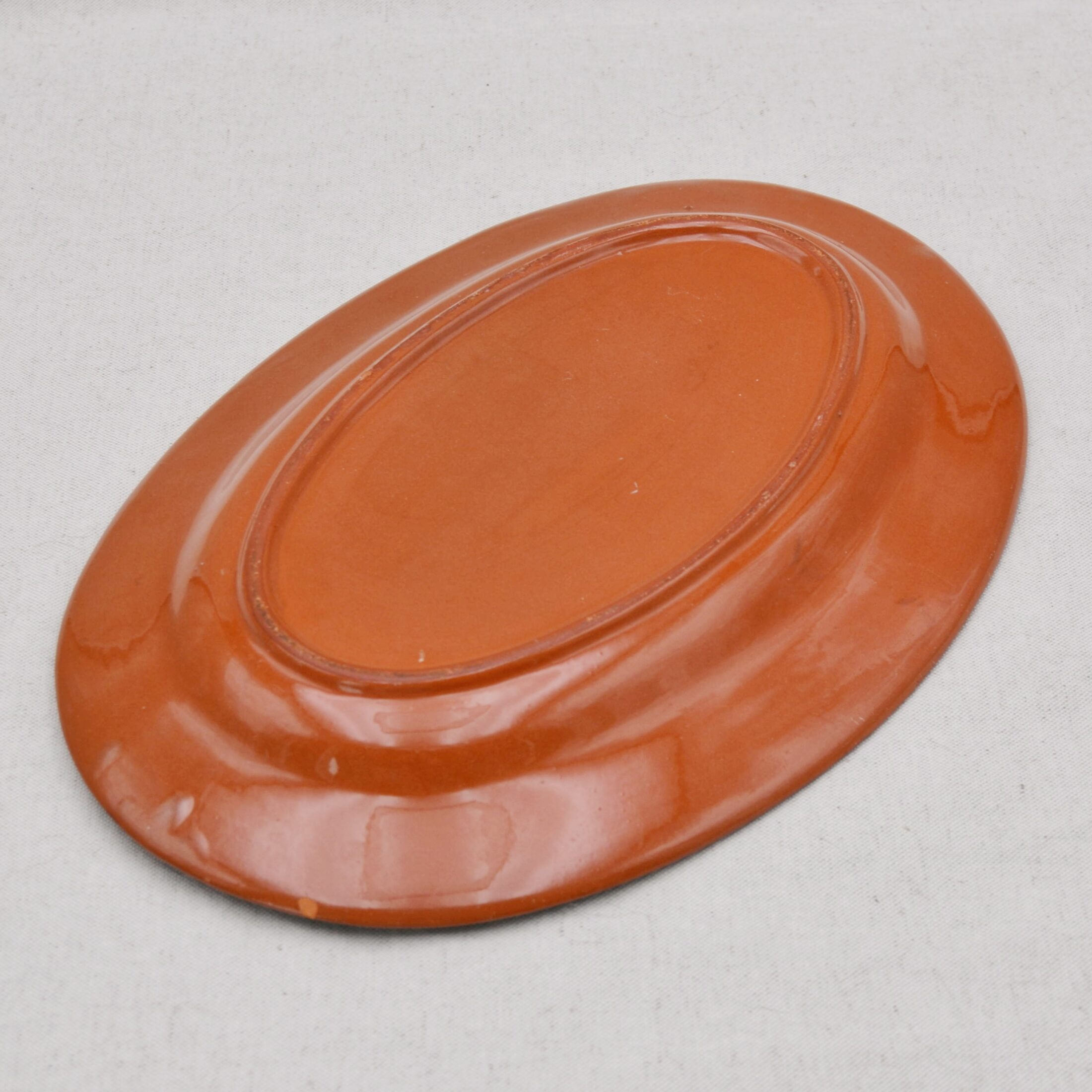 Le plat portugais en terre cuite