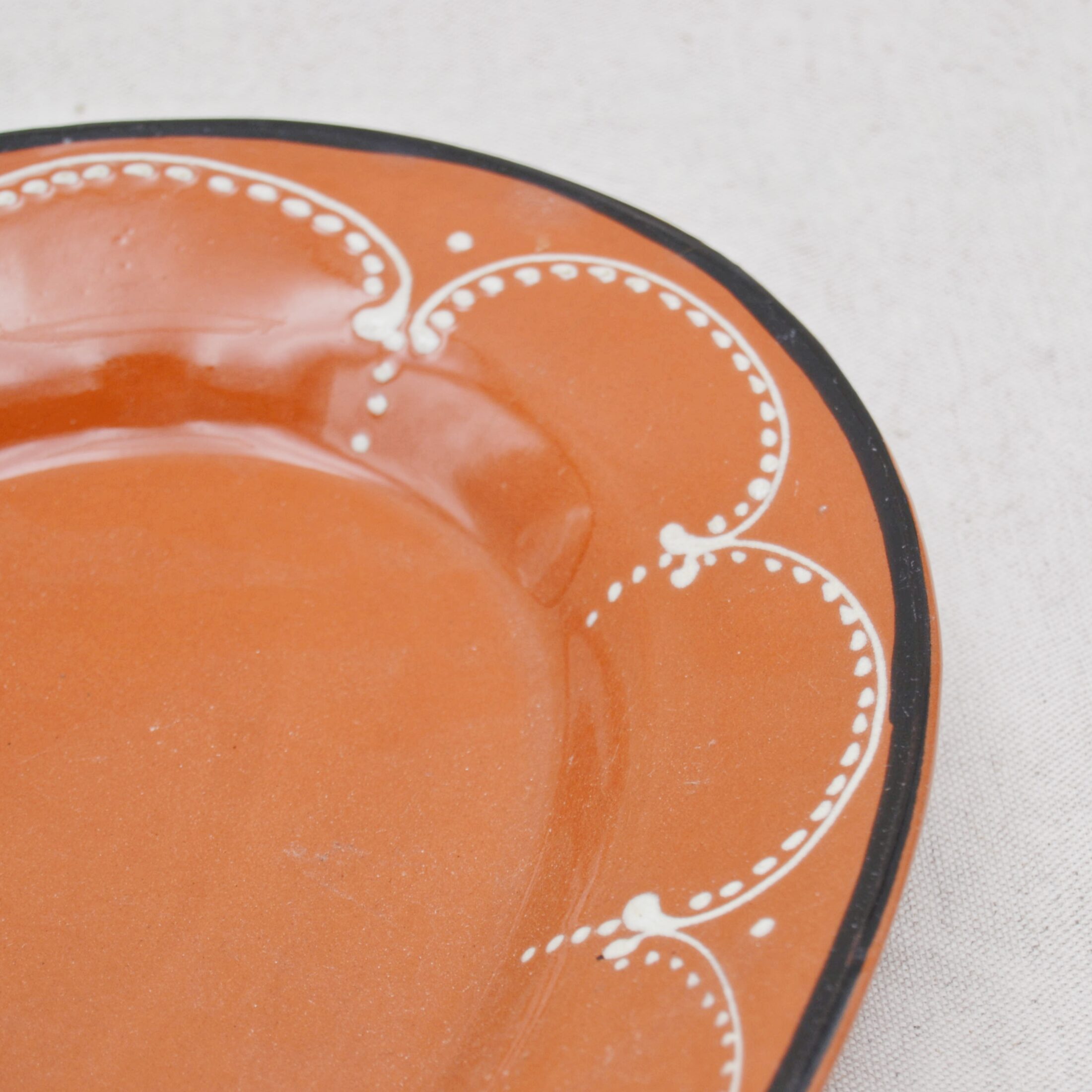 Le plat portugais en terre cuite