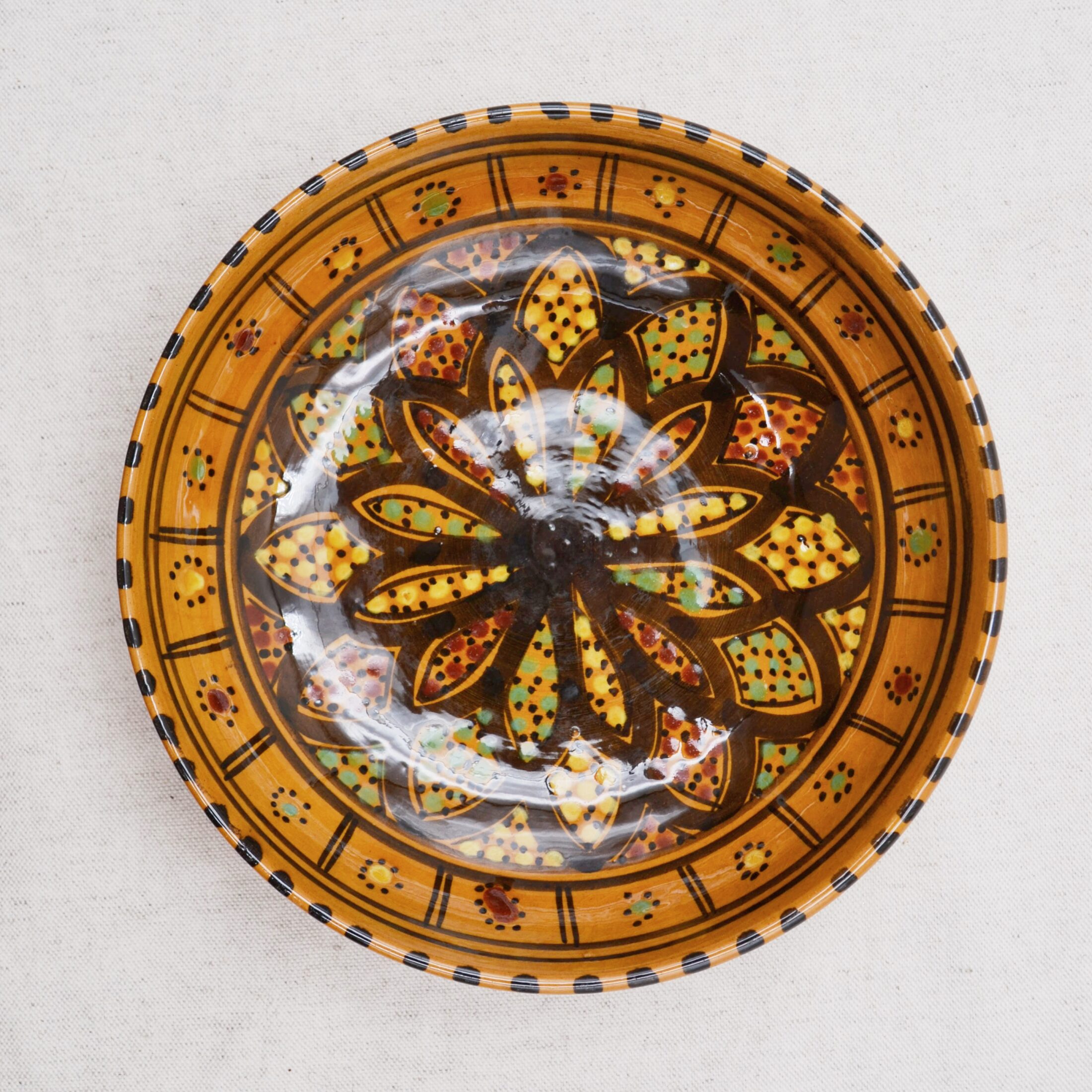 L’assiette creuse jaune méditerranéenne