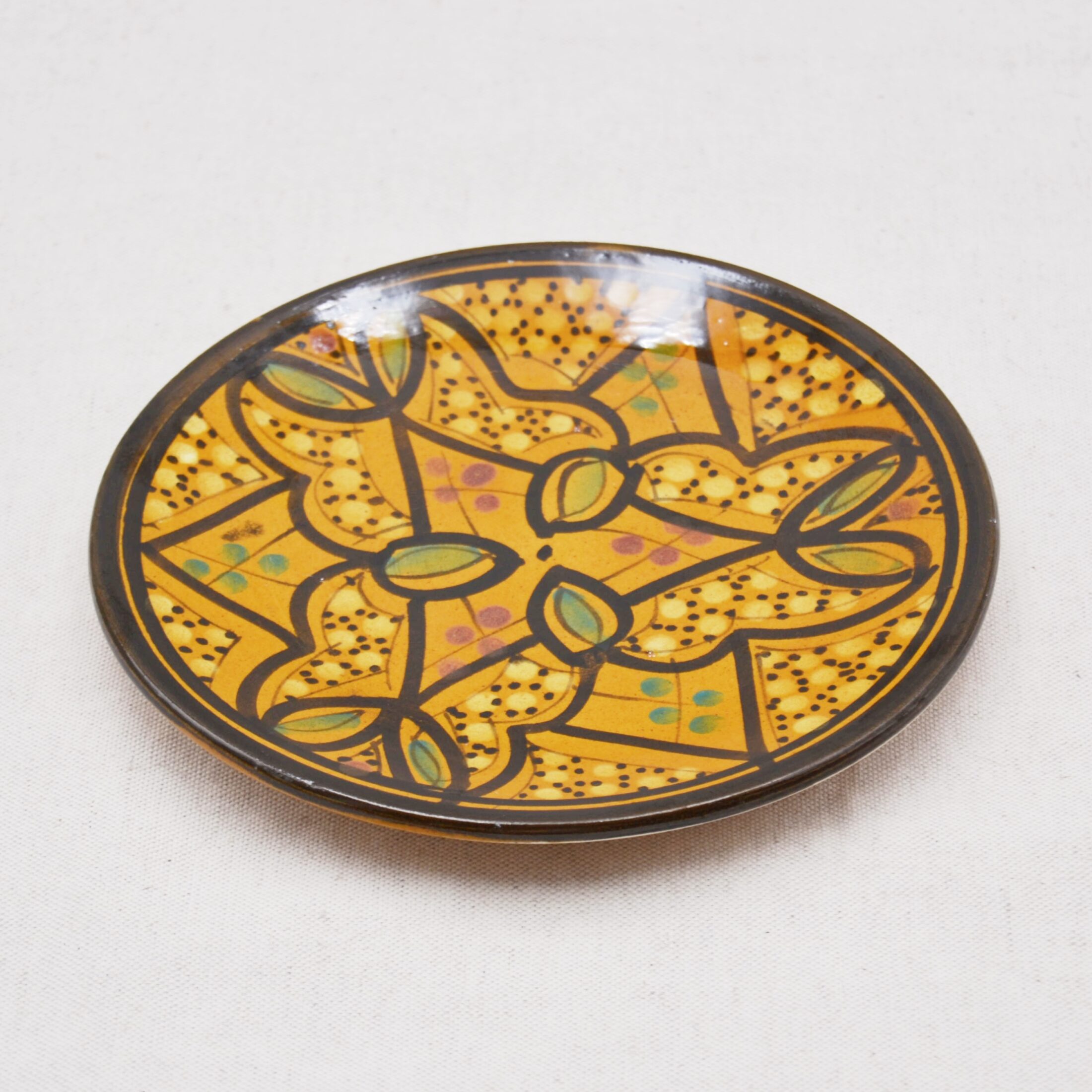 La petite assiette méditerranéenne jaune