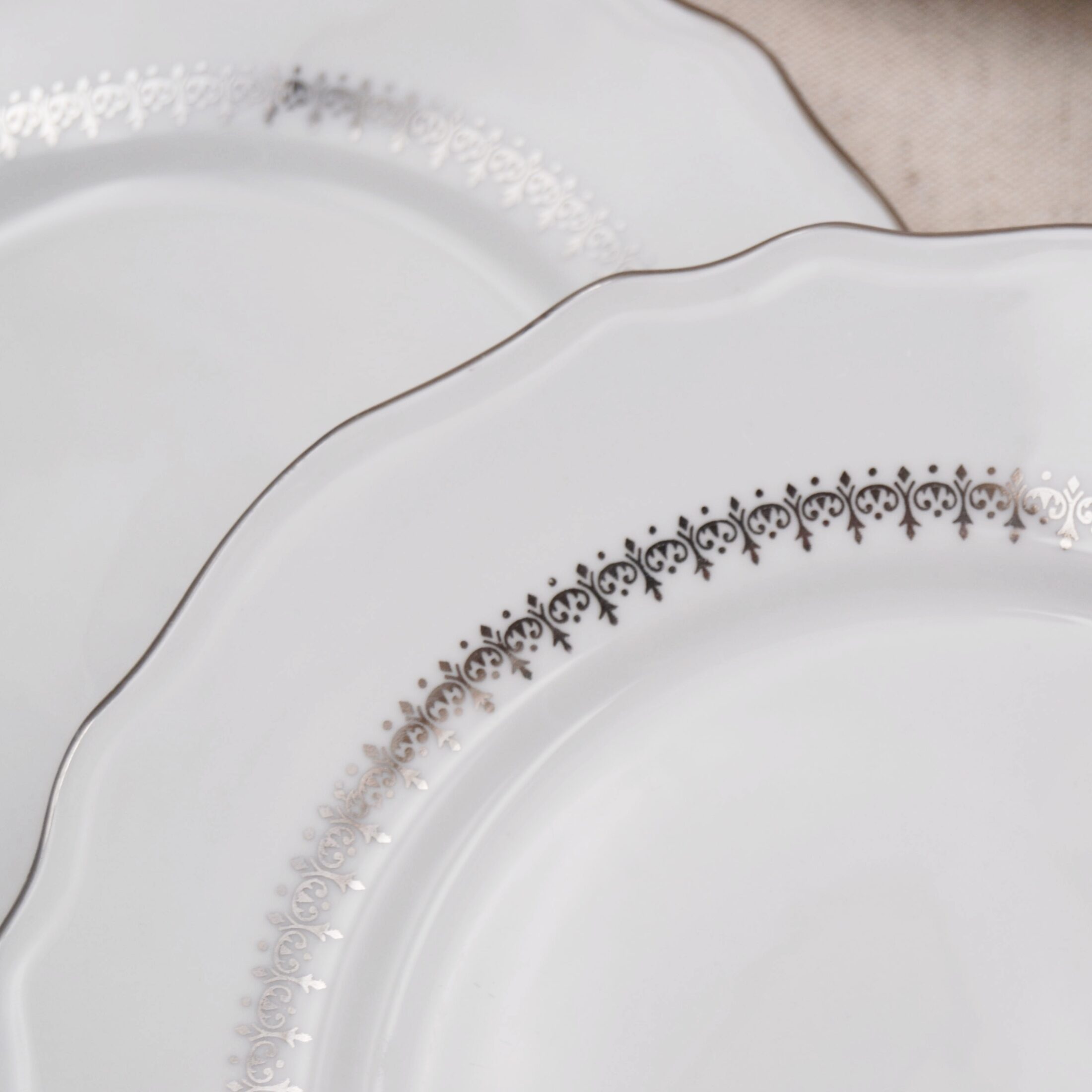 Les assiettes à dessert en haute porcelaine