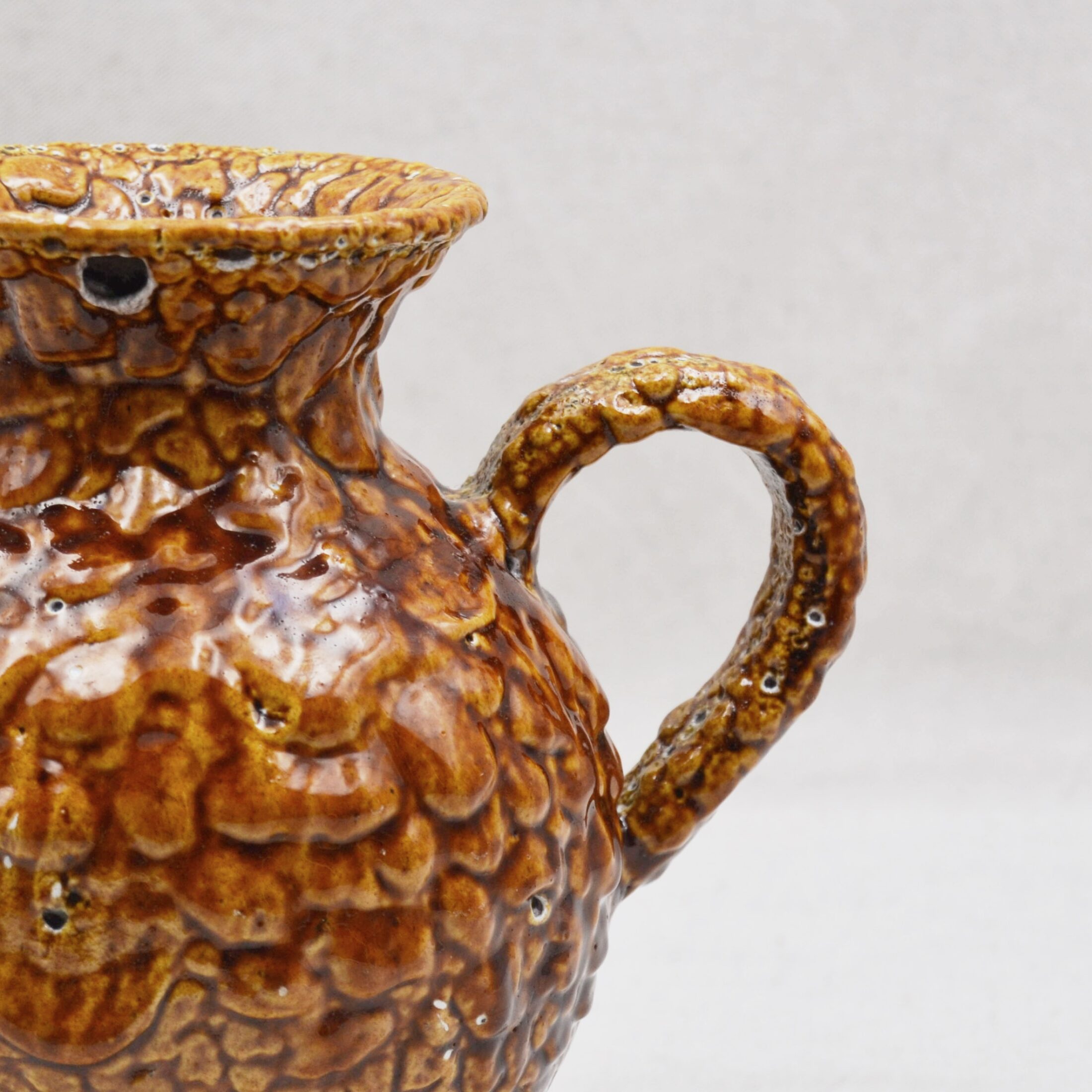 Le pichet en fat lava