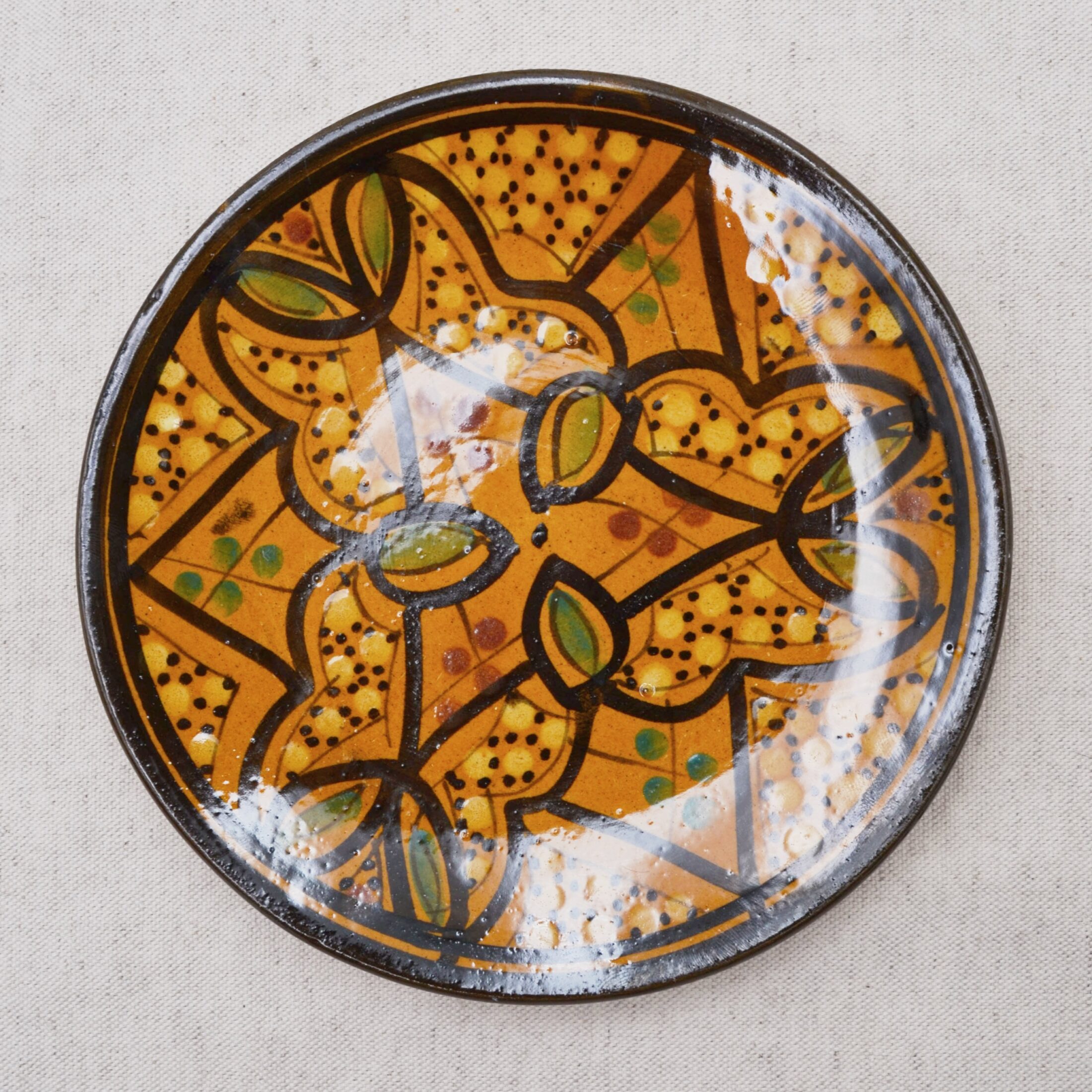 La petite assiette méditerranéenne jaune