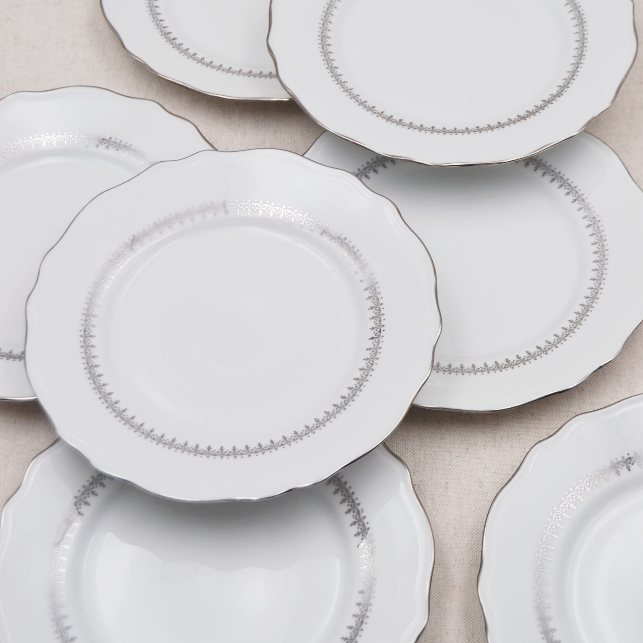 Les assiettes à dessert en haute porcelaine