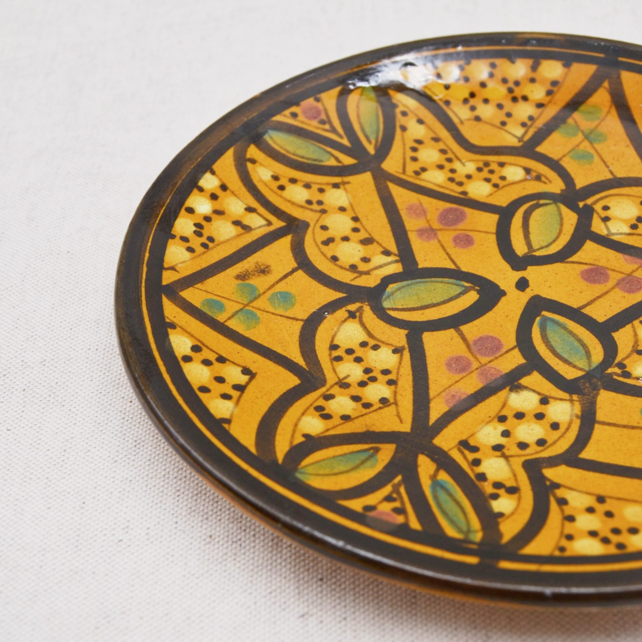 La petite assiette méditerranéenne jaune