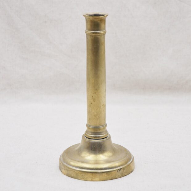 Le bougeoir tube en laiton