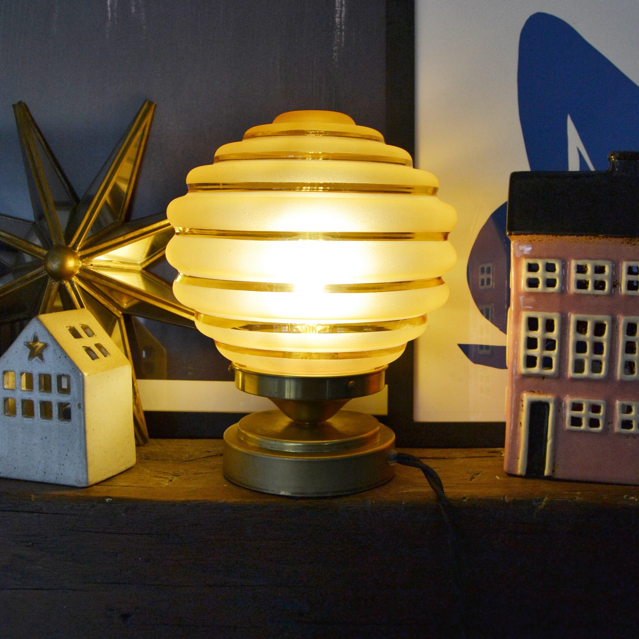 La lampe à poser ambrée