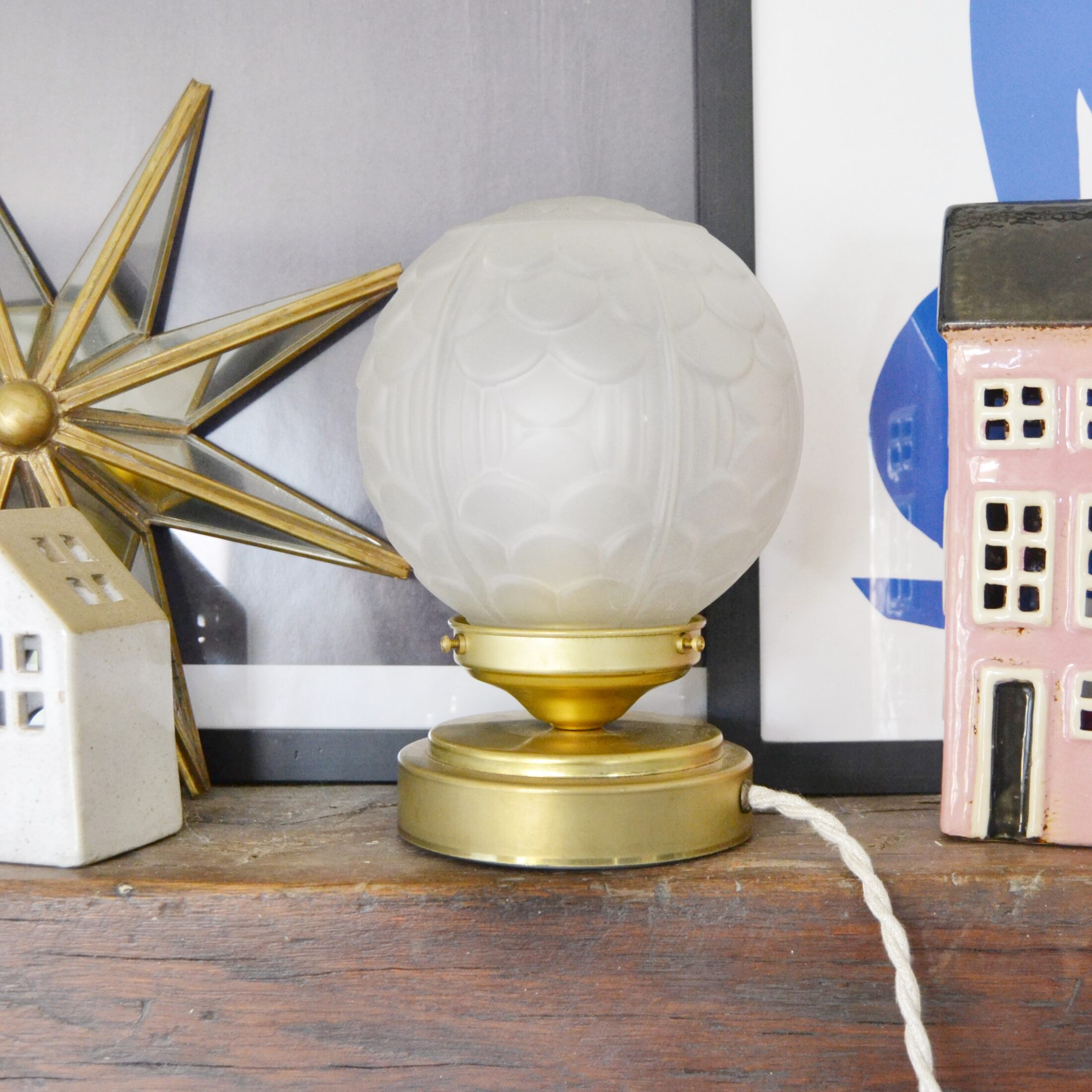 La lampe à poser à écailles