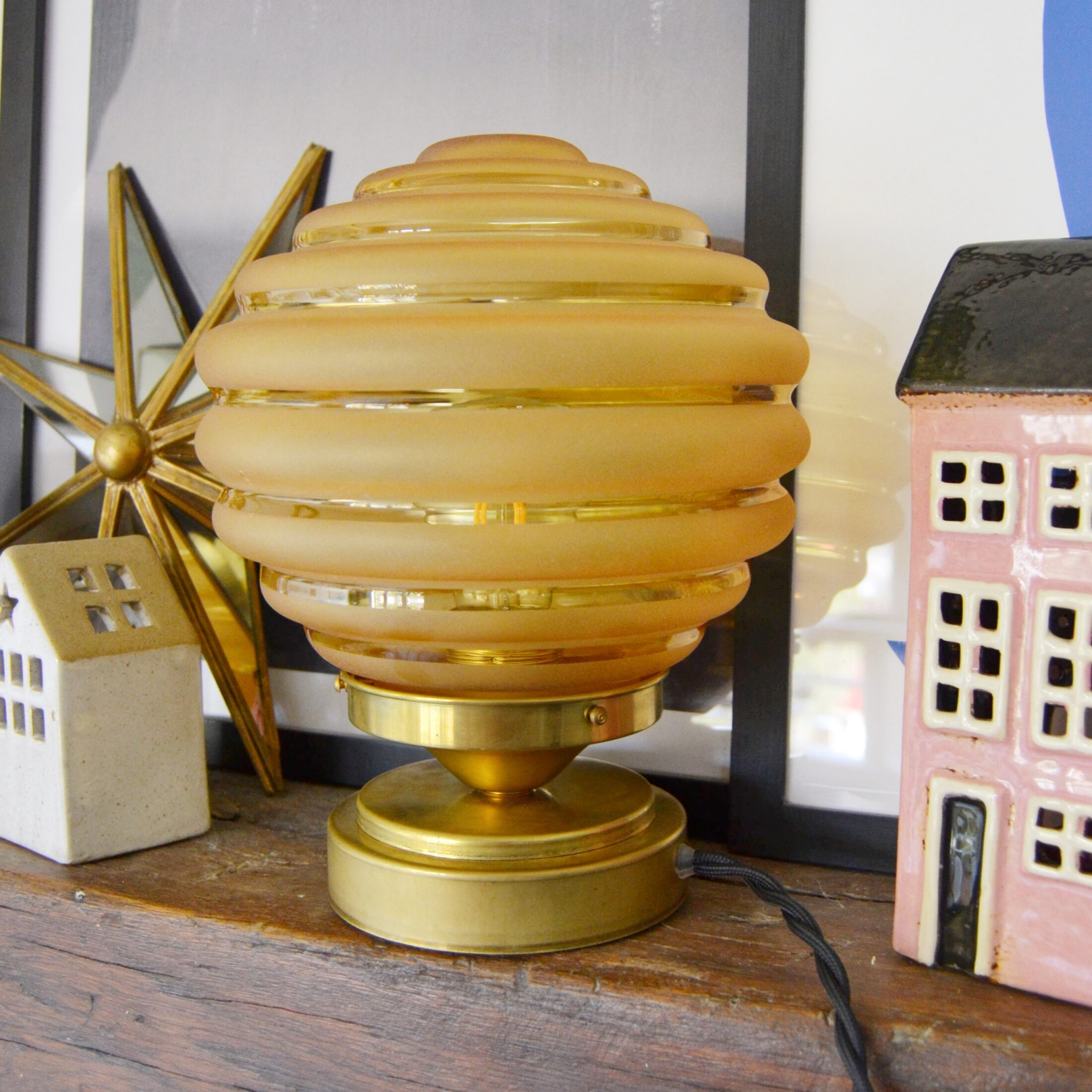 La lampe à poser ambrée