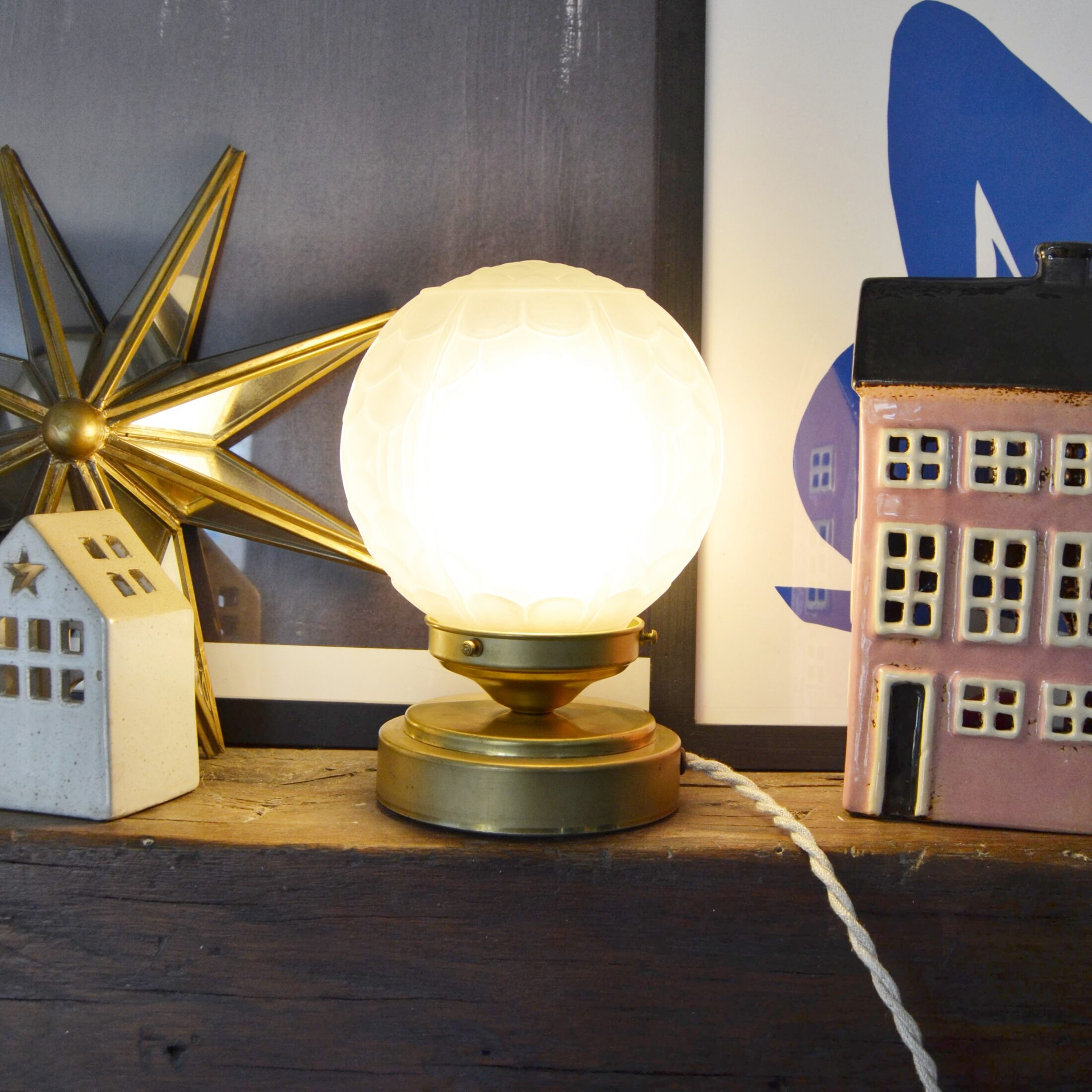 La lampe à poser à écailles