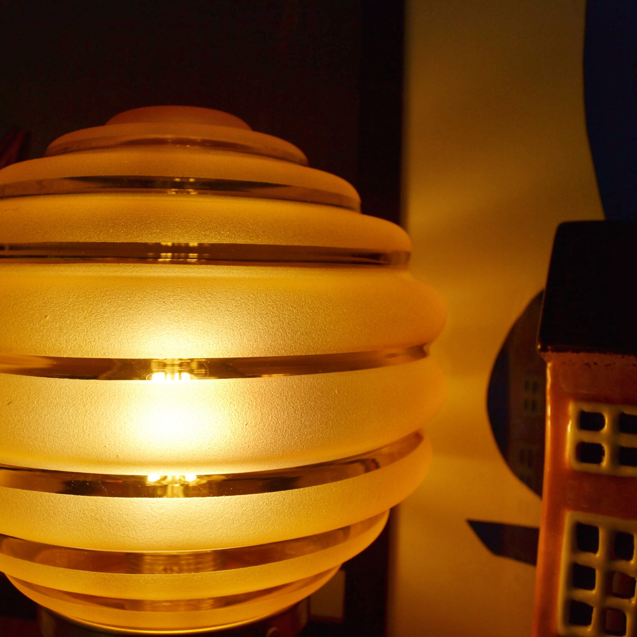 La lampe à poser ambrée