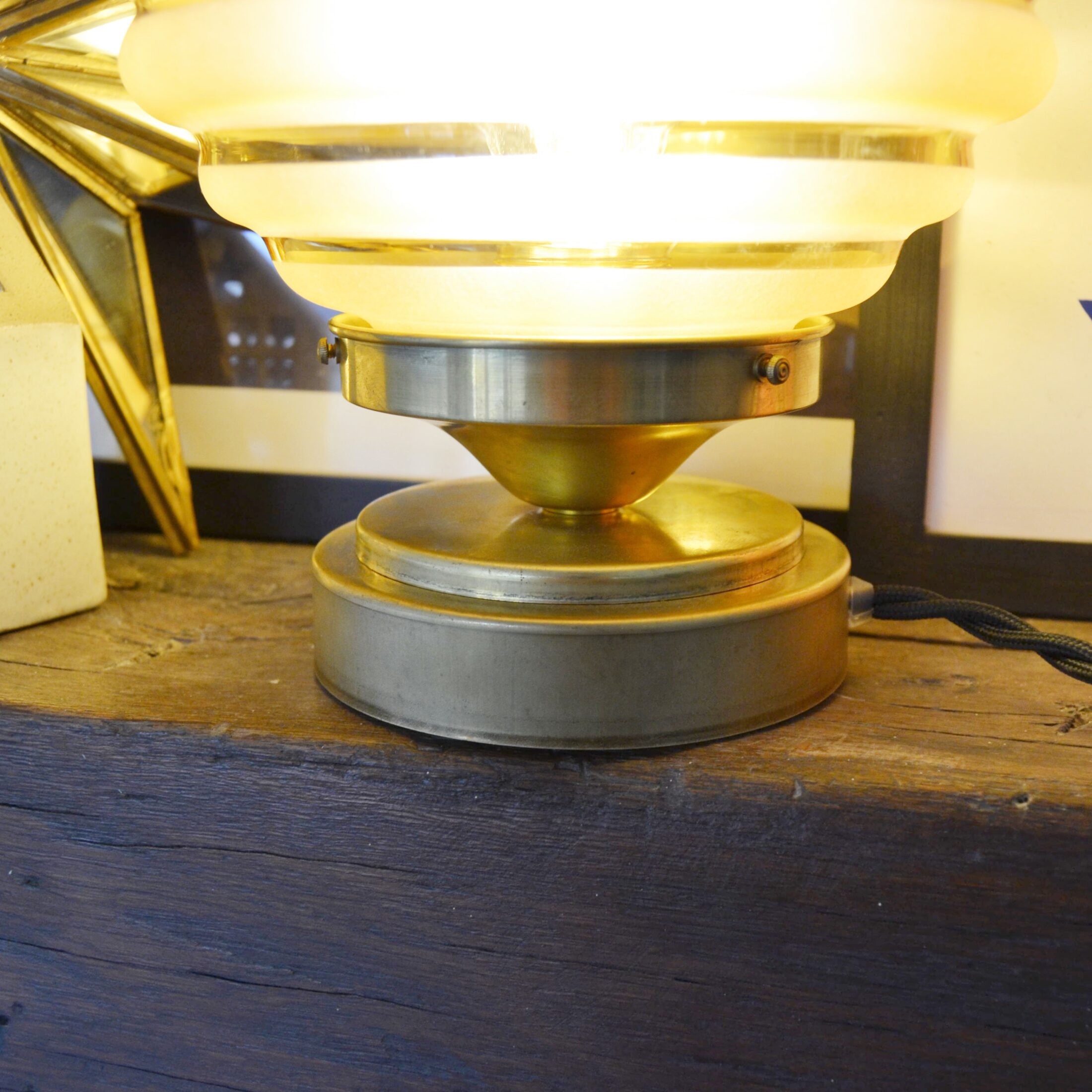 La lampe à poser ambrée