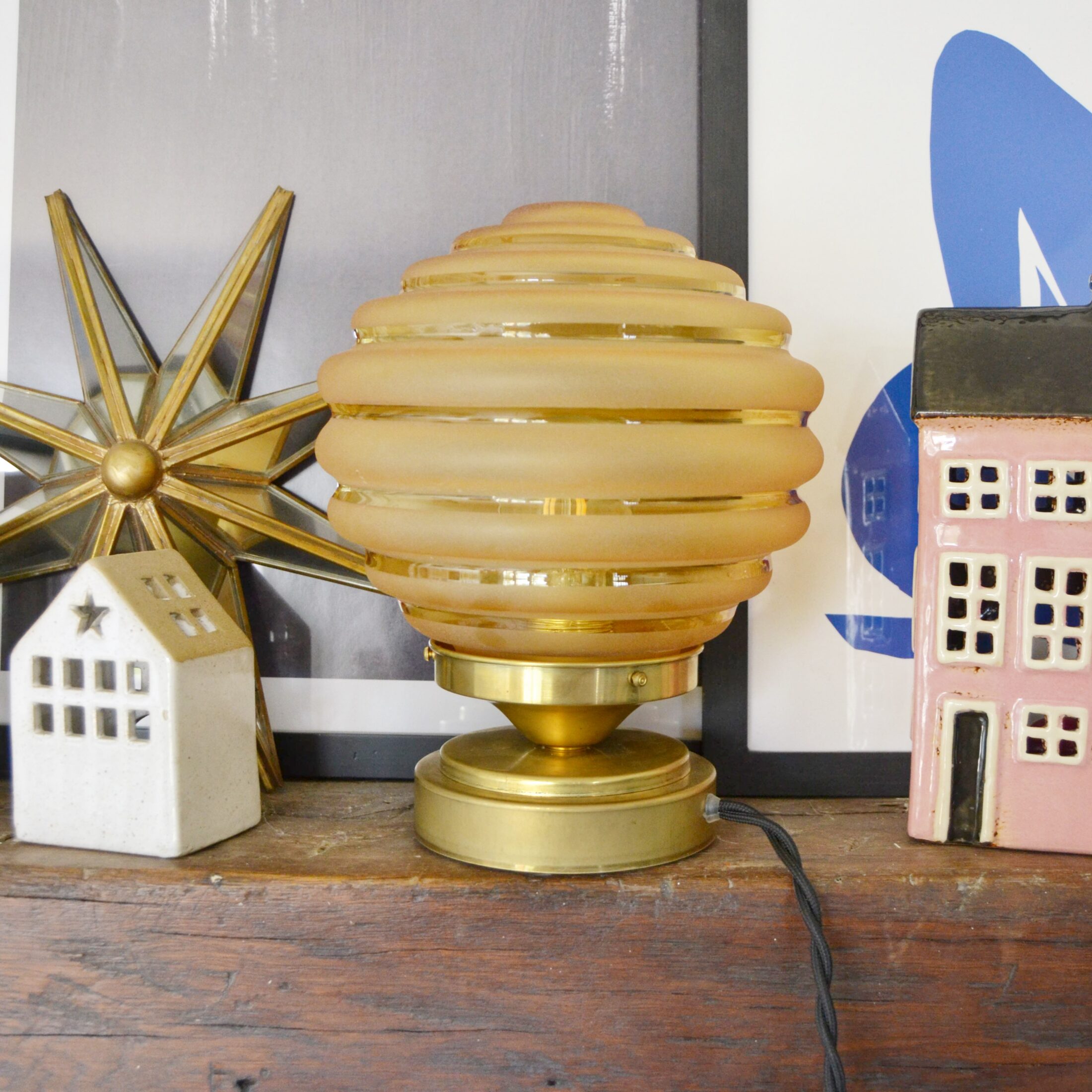 La lampe à poser ambrée