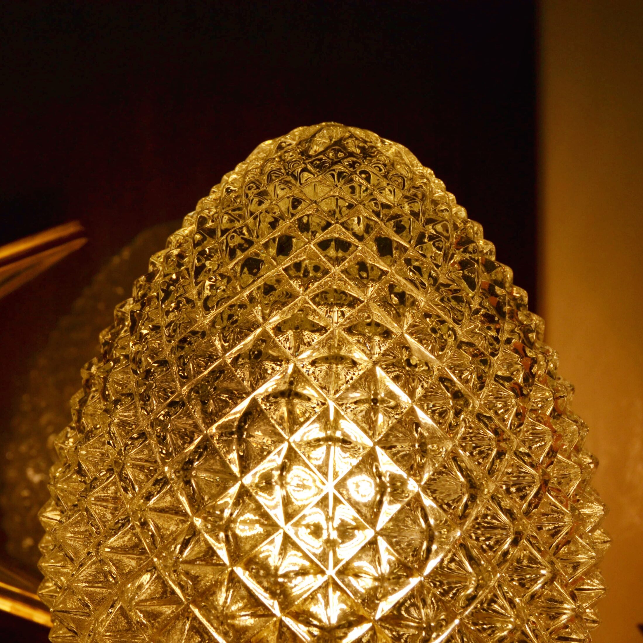 La lampe à poser pomme de pin