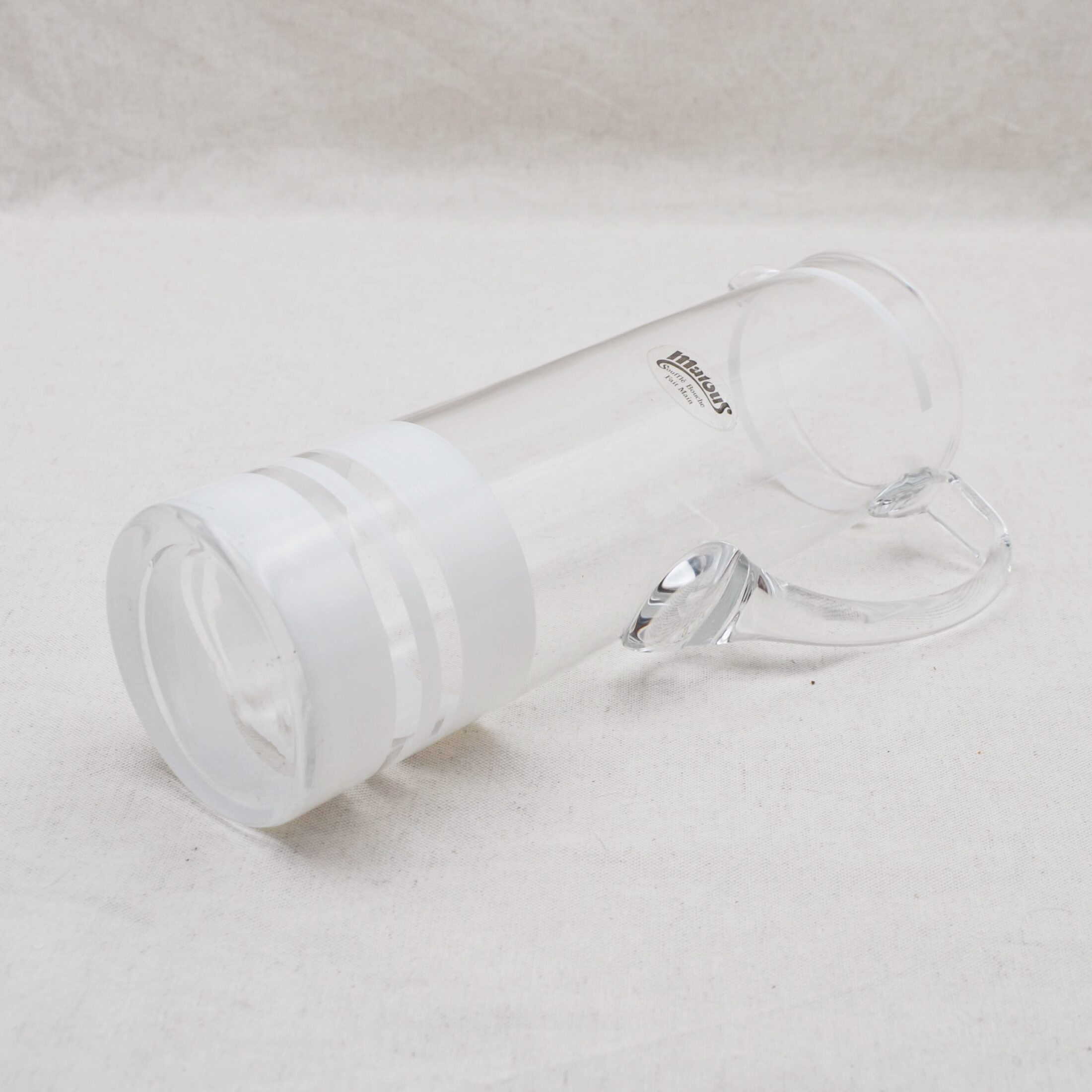 Le pichet en verre soufflé bouche