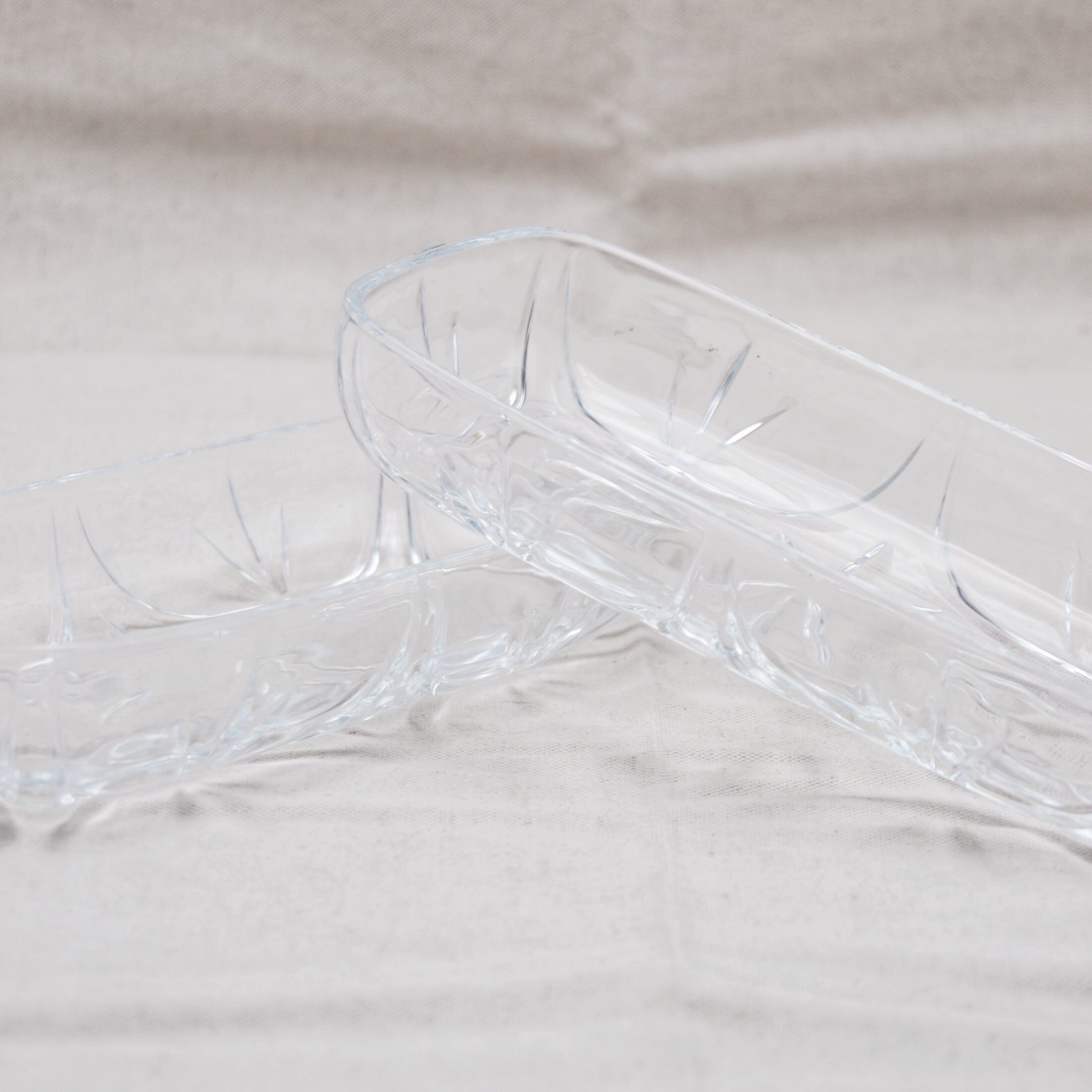 Les ramequins rectangulaires en cristal