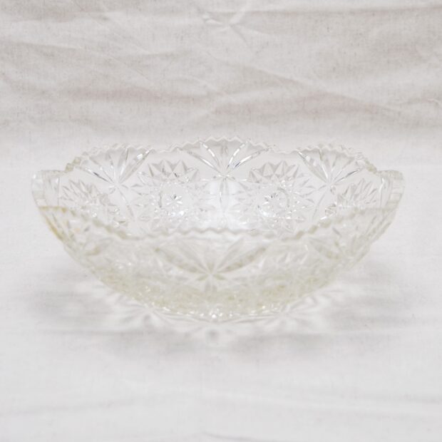 Le saladier en verre ciselé