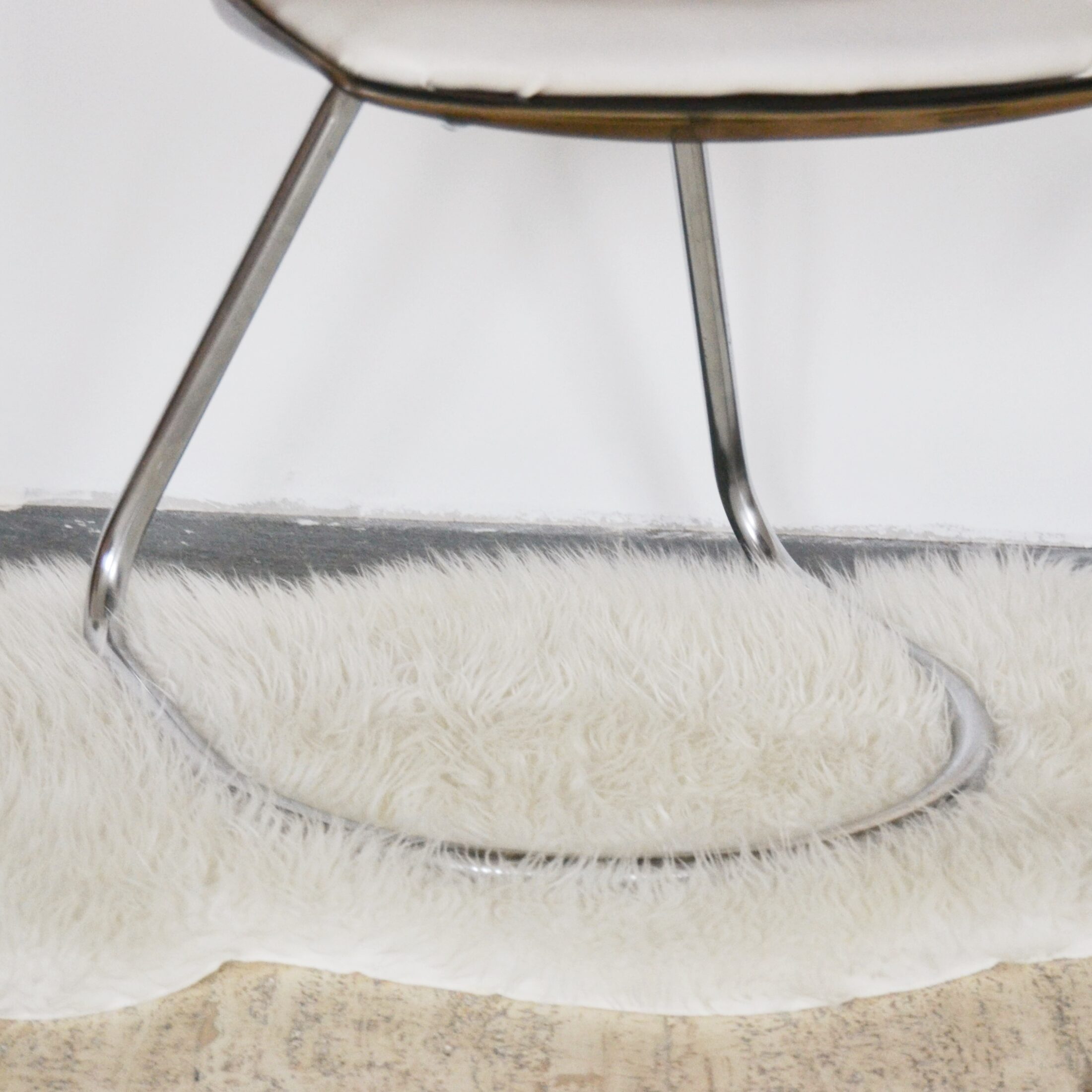 La chaise en plexiglas