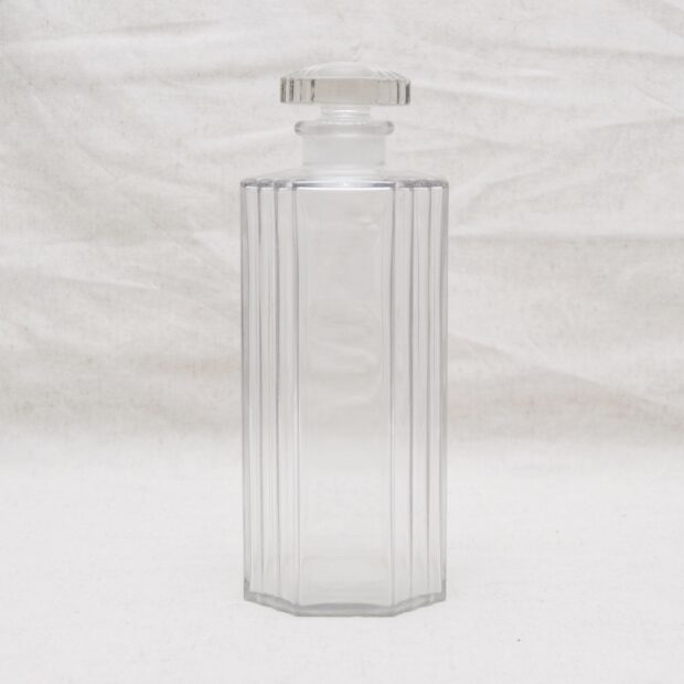 La carafe octogonale nervurée