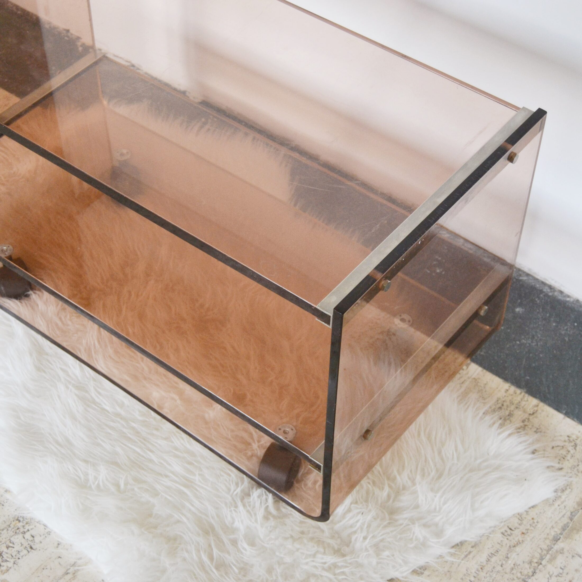 La desserte en plexiglas