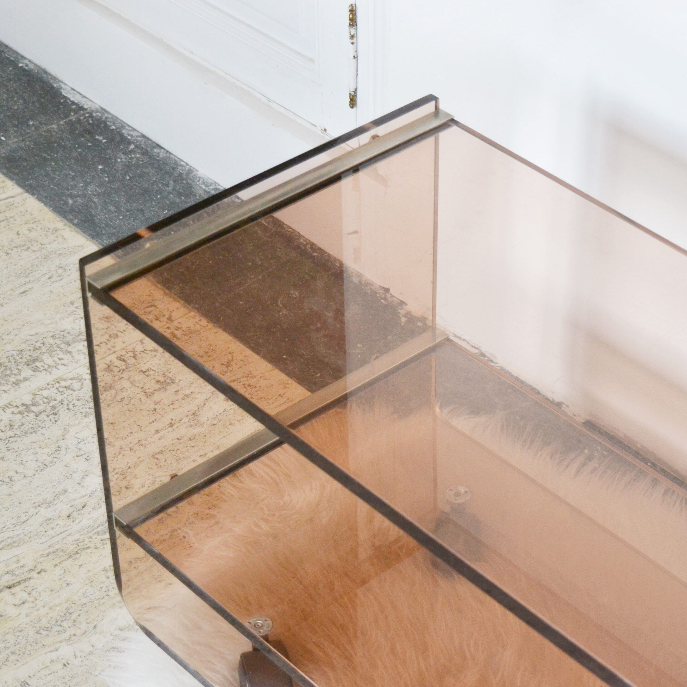 La desserte en plexiglas