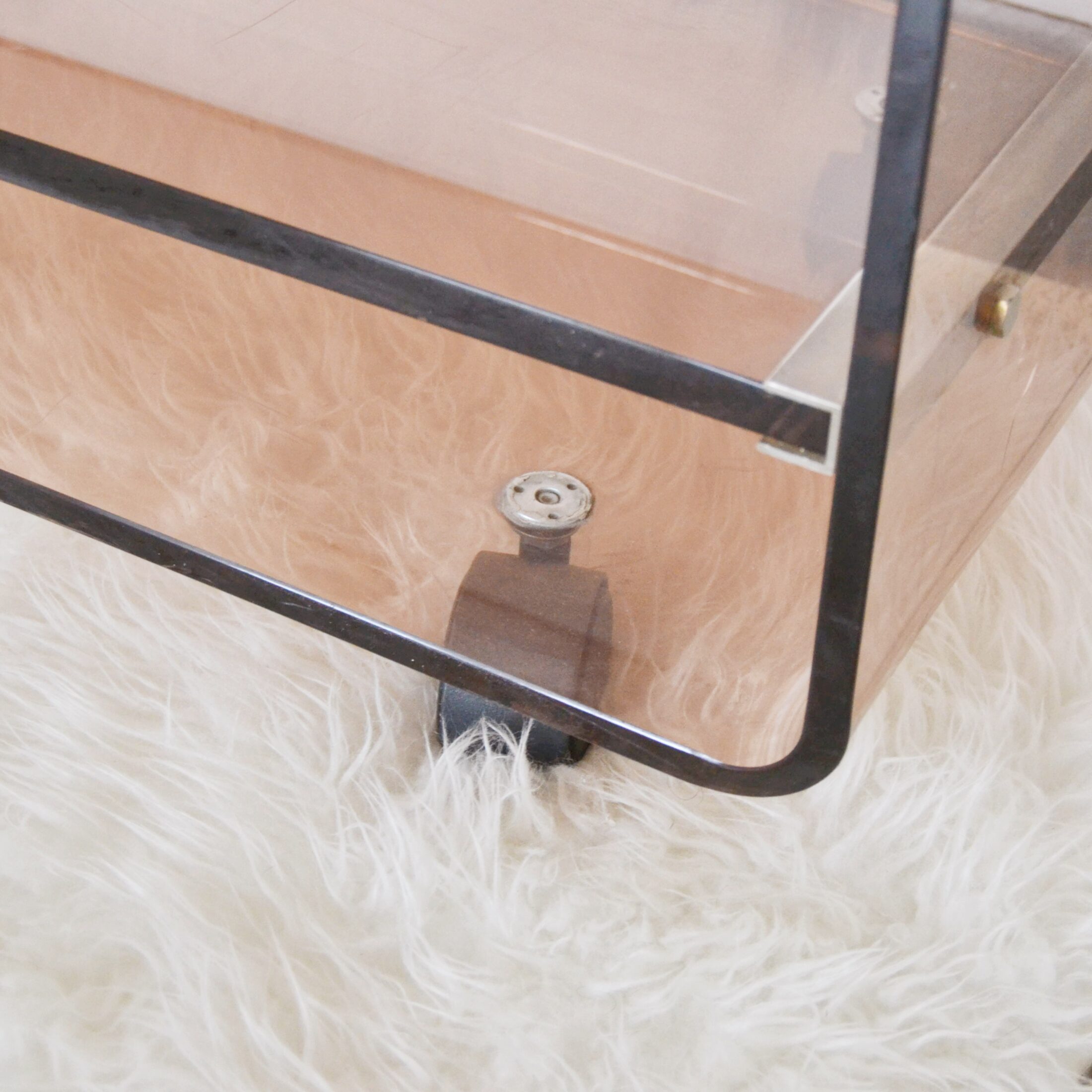 La desserte en plexiglas