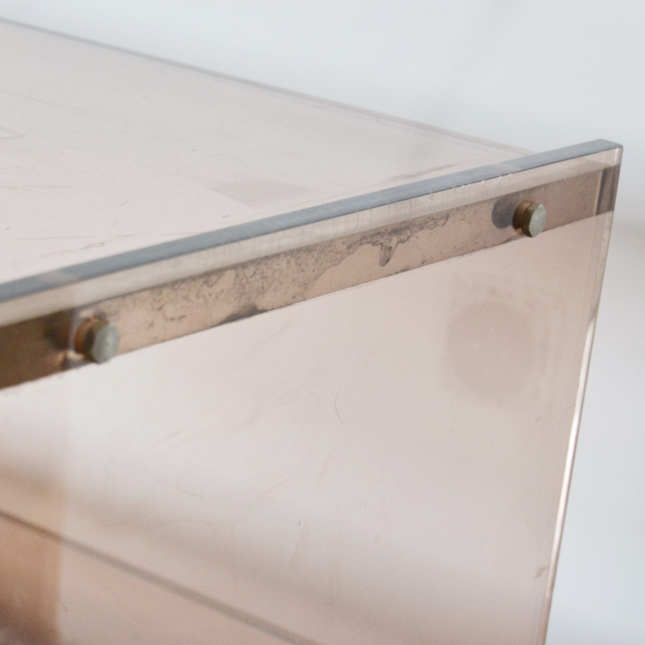 La desserte en plexiglas