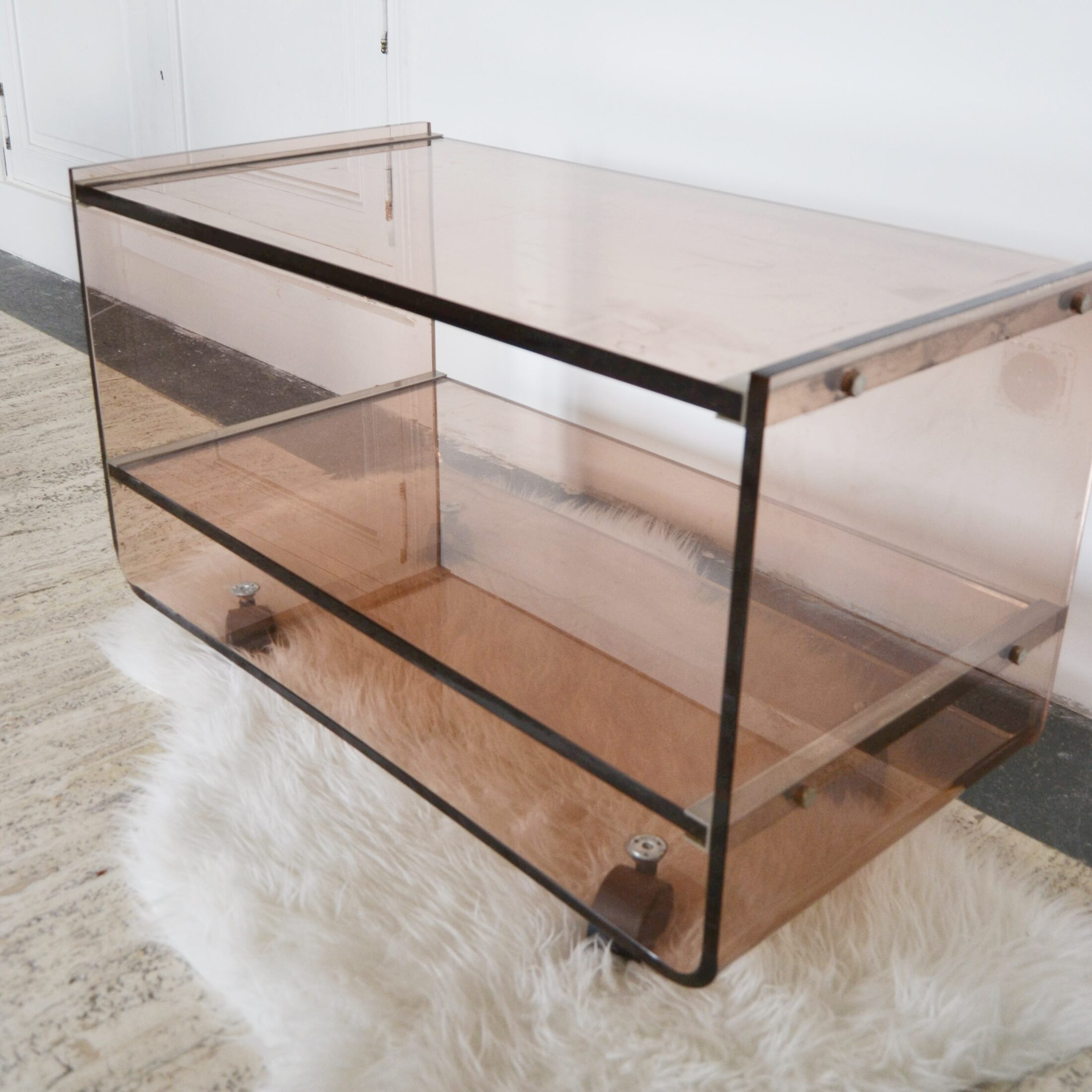 La desserte en plexiglas