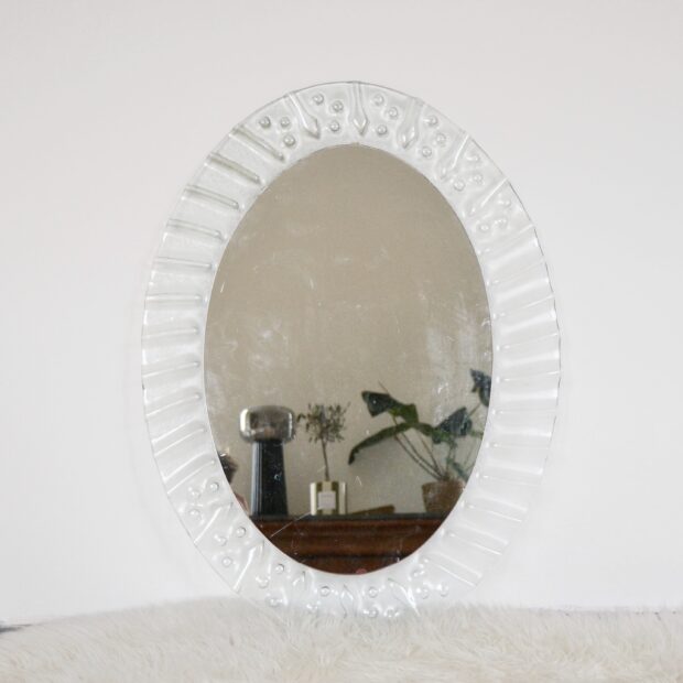 Le grand miroir en verre