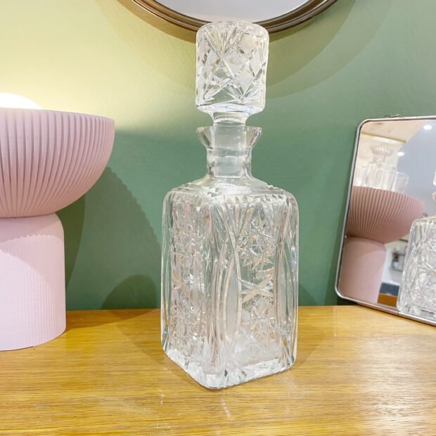 La carafe en cristal ciselé