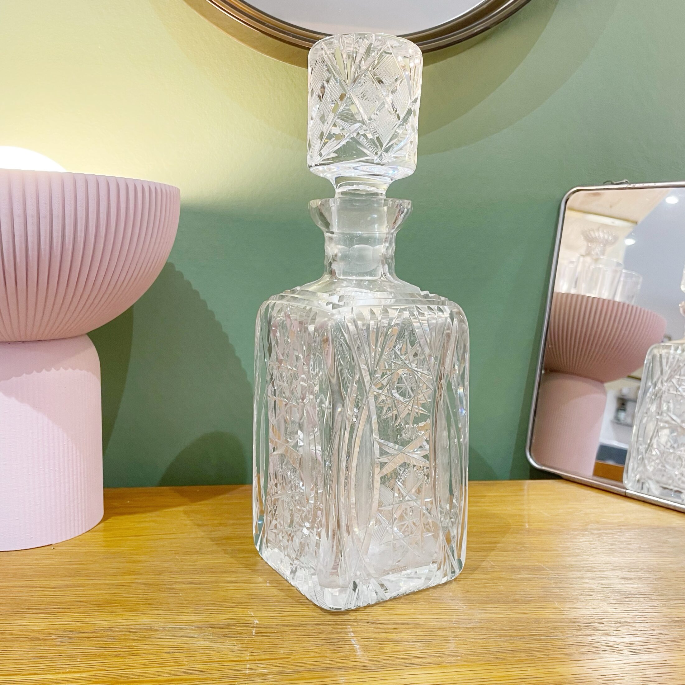 La carafe en cristal ciselé