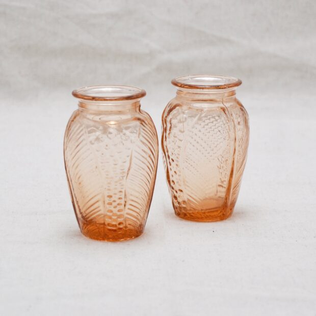 Les mini vases roses