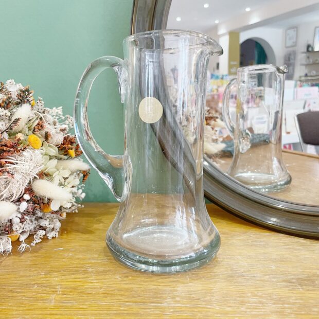 Le petit pichet à fond évasé