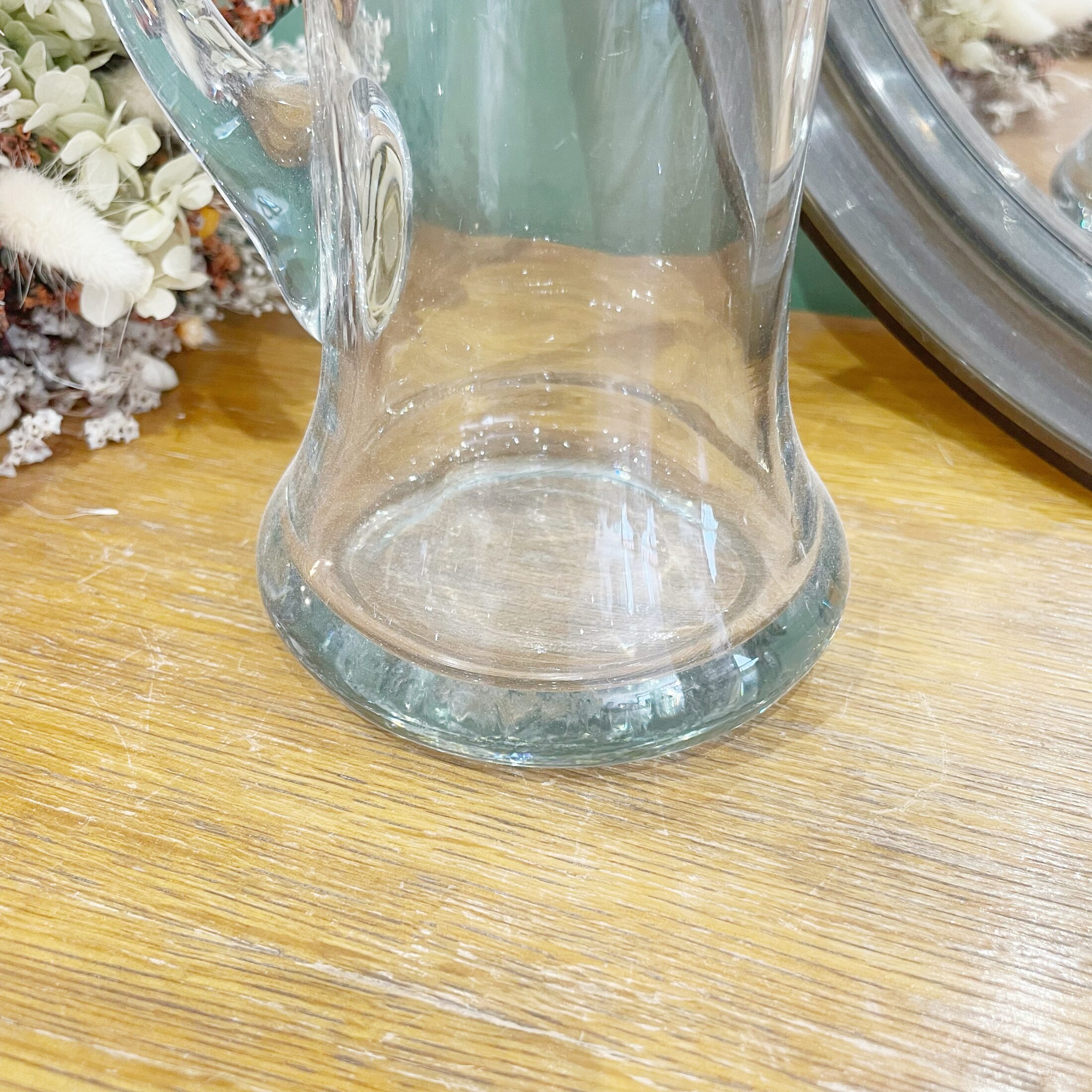 Le petit pichet à fond évasé