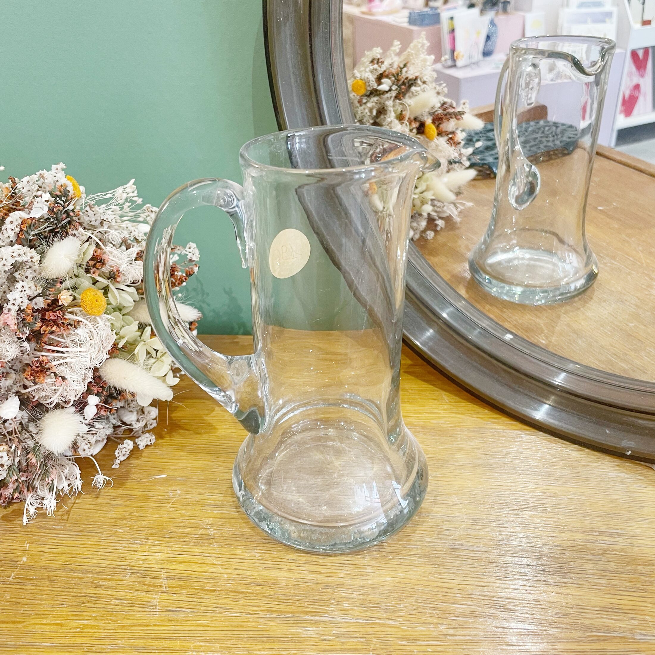 Le petit pichet à fond évasé