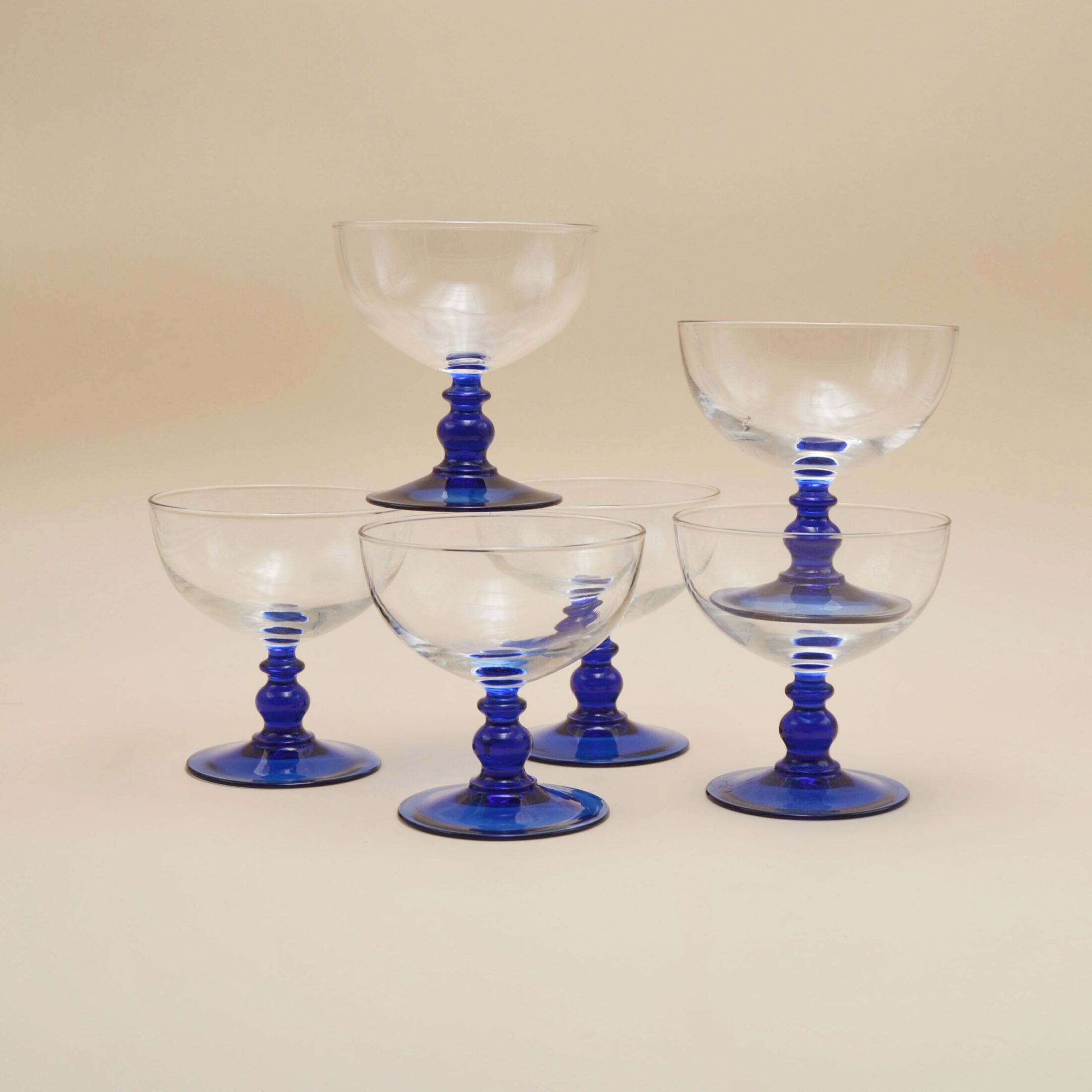 Les coupes à pieds bleus