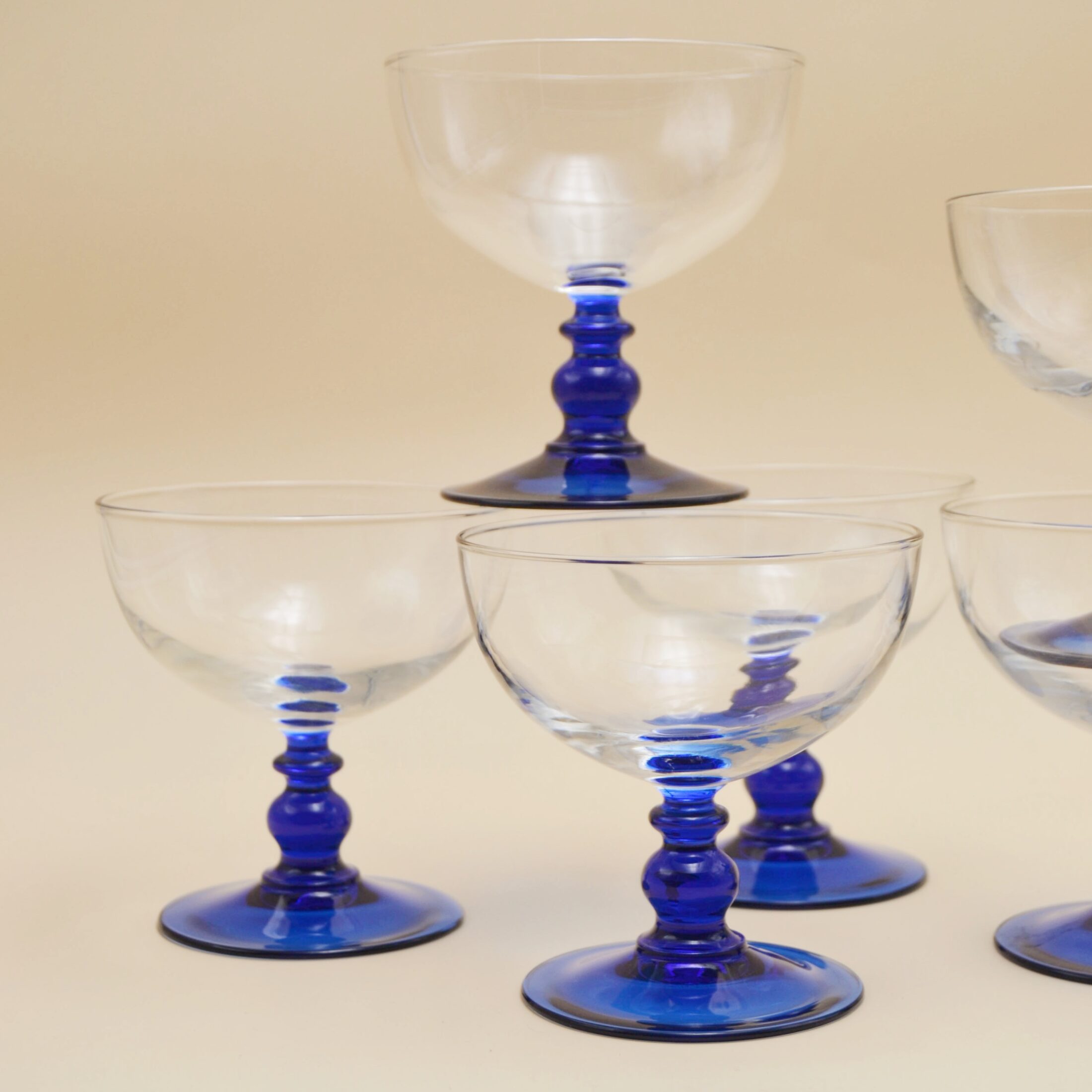 Les coupes à pieds bleus