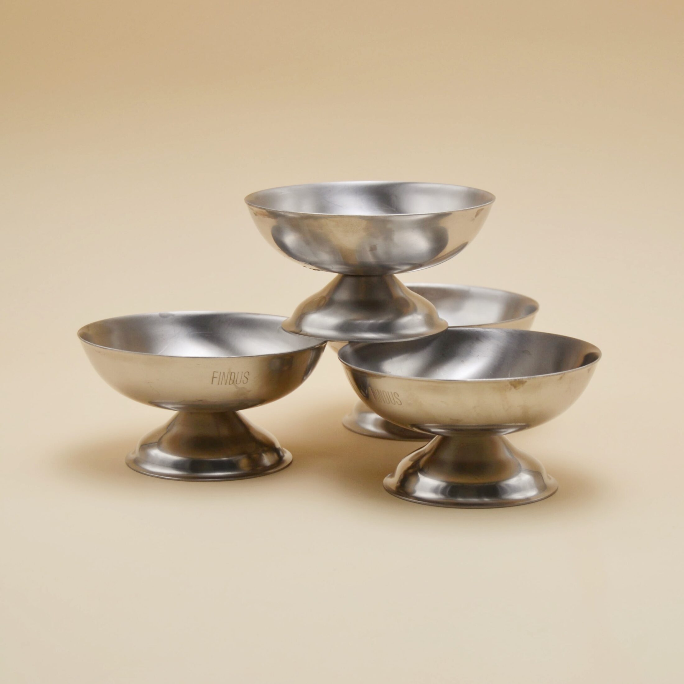 Les coupes argentés en métal