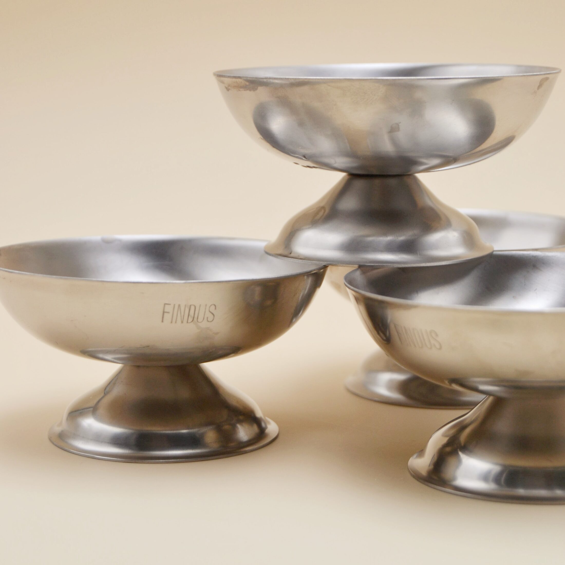 Les coupes argentés en métal