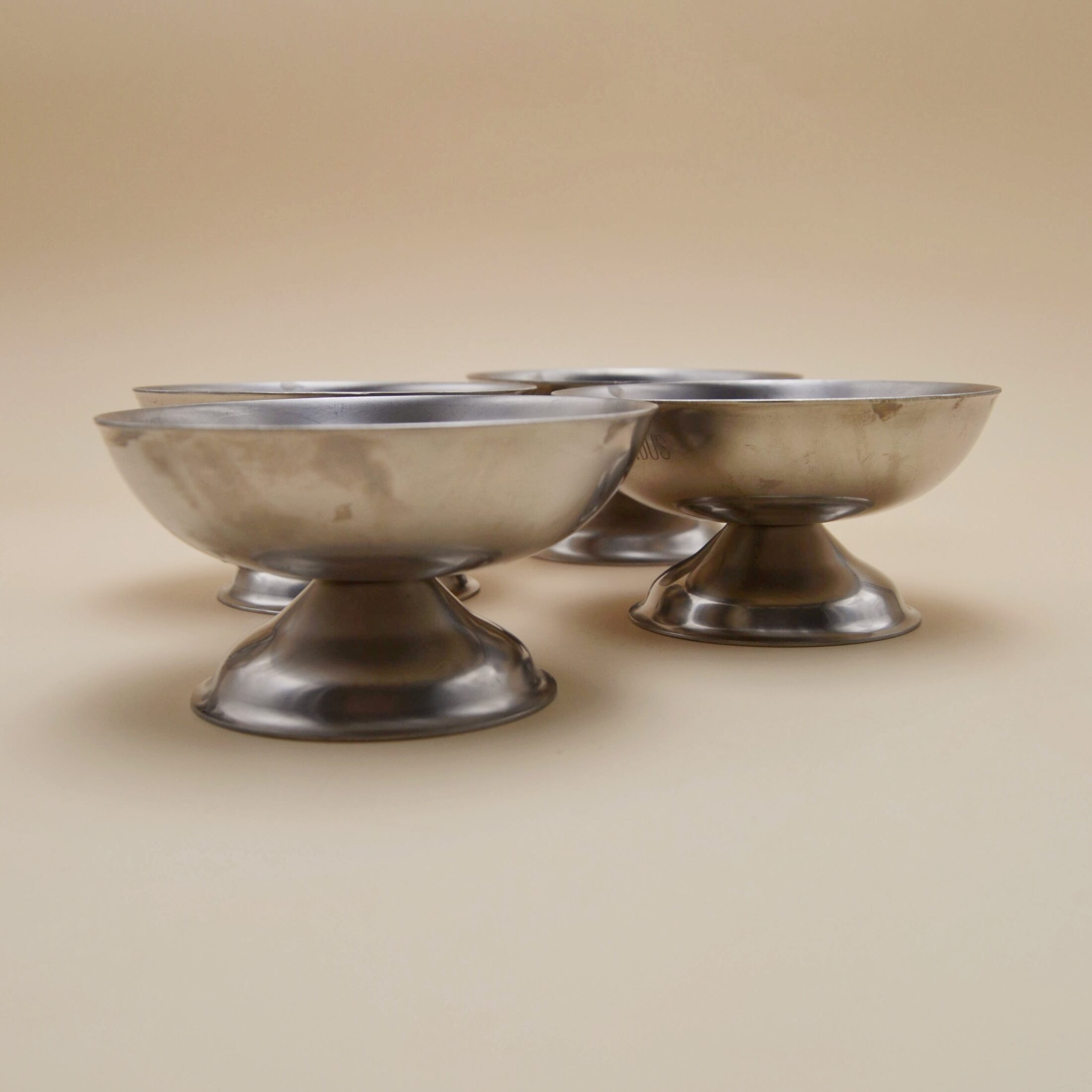 Les coupes argentés en métal