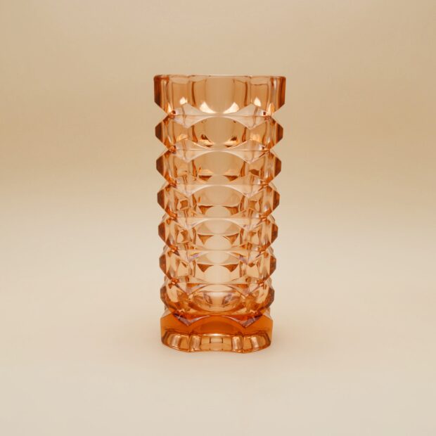 Le grand vase carré rose