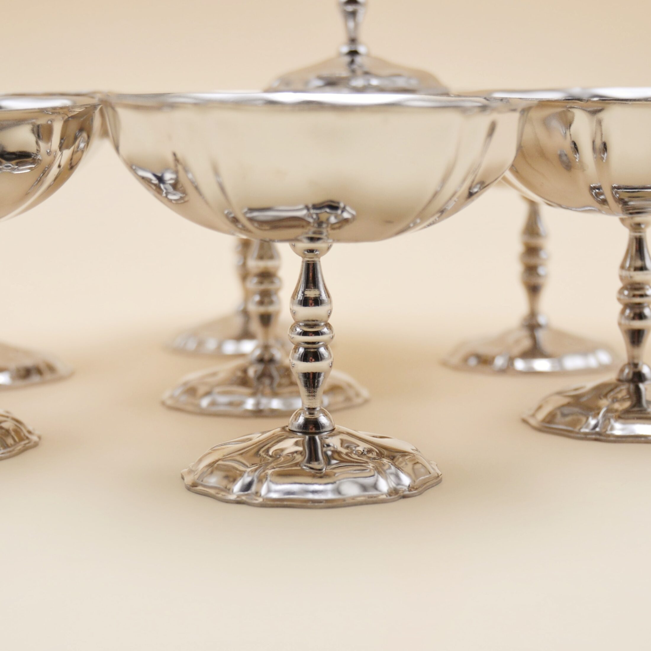 Les coupes argentées en métal