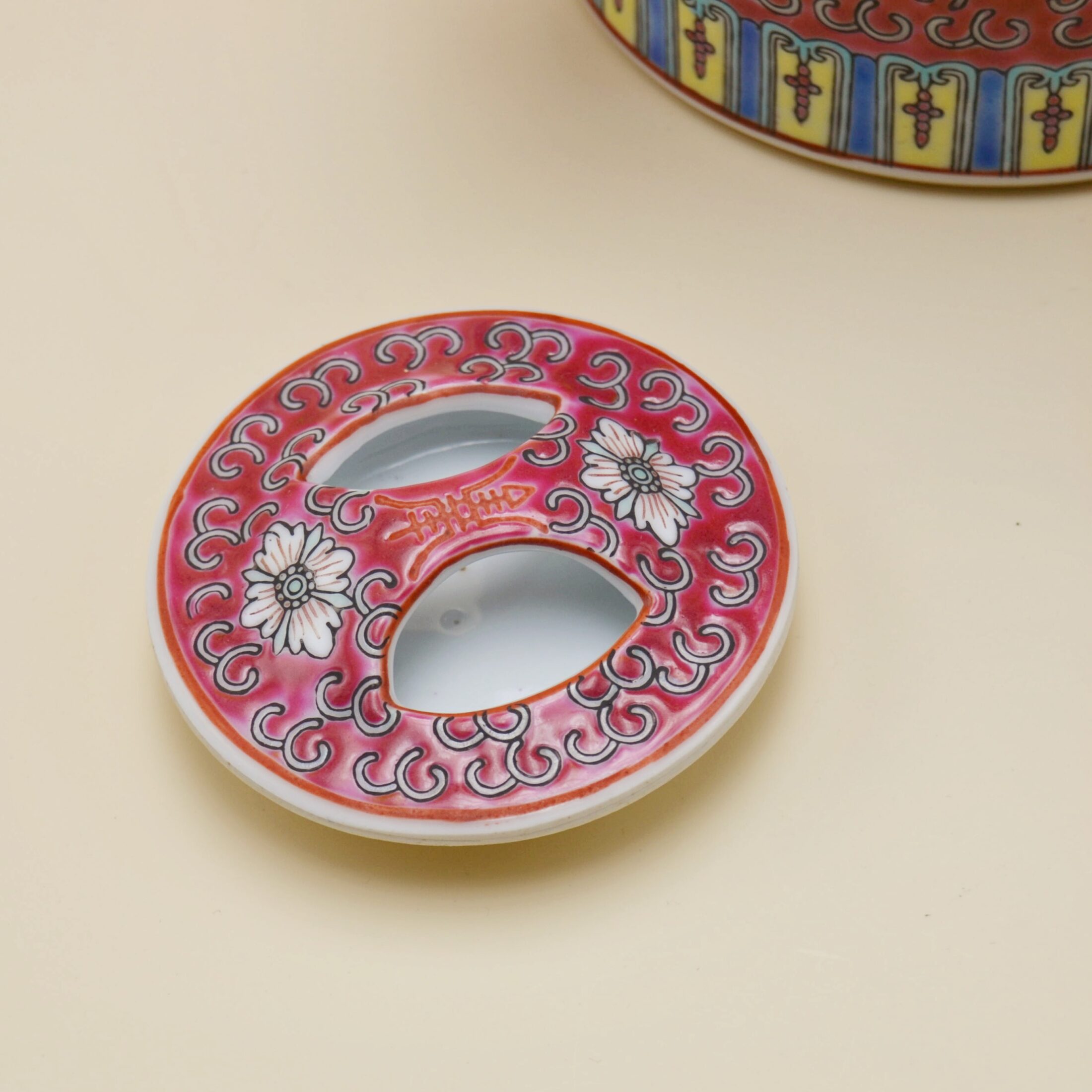 La théière chinoise cloisonnée