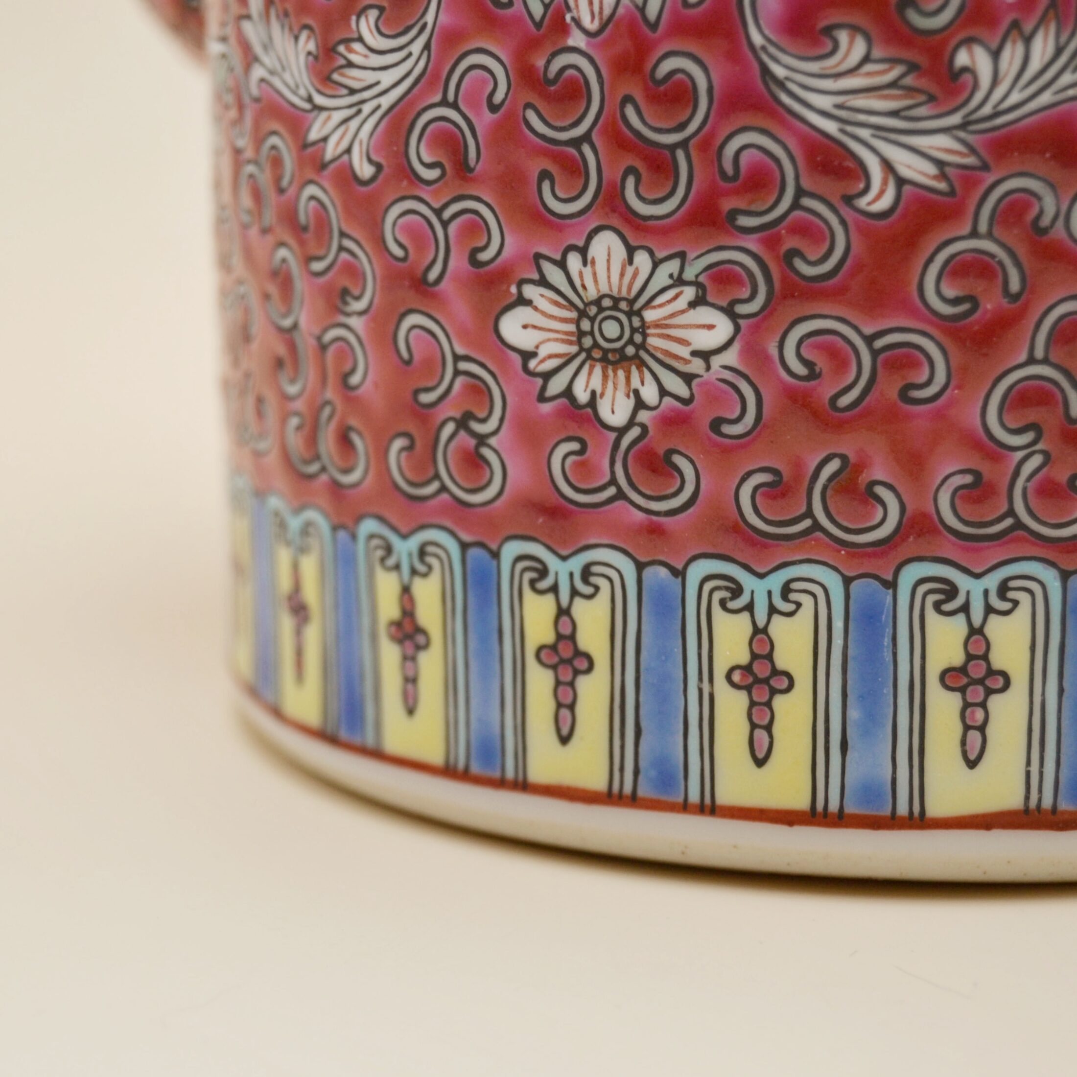 La théière chinoise cloisonnée